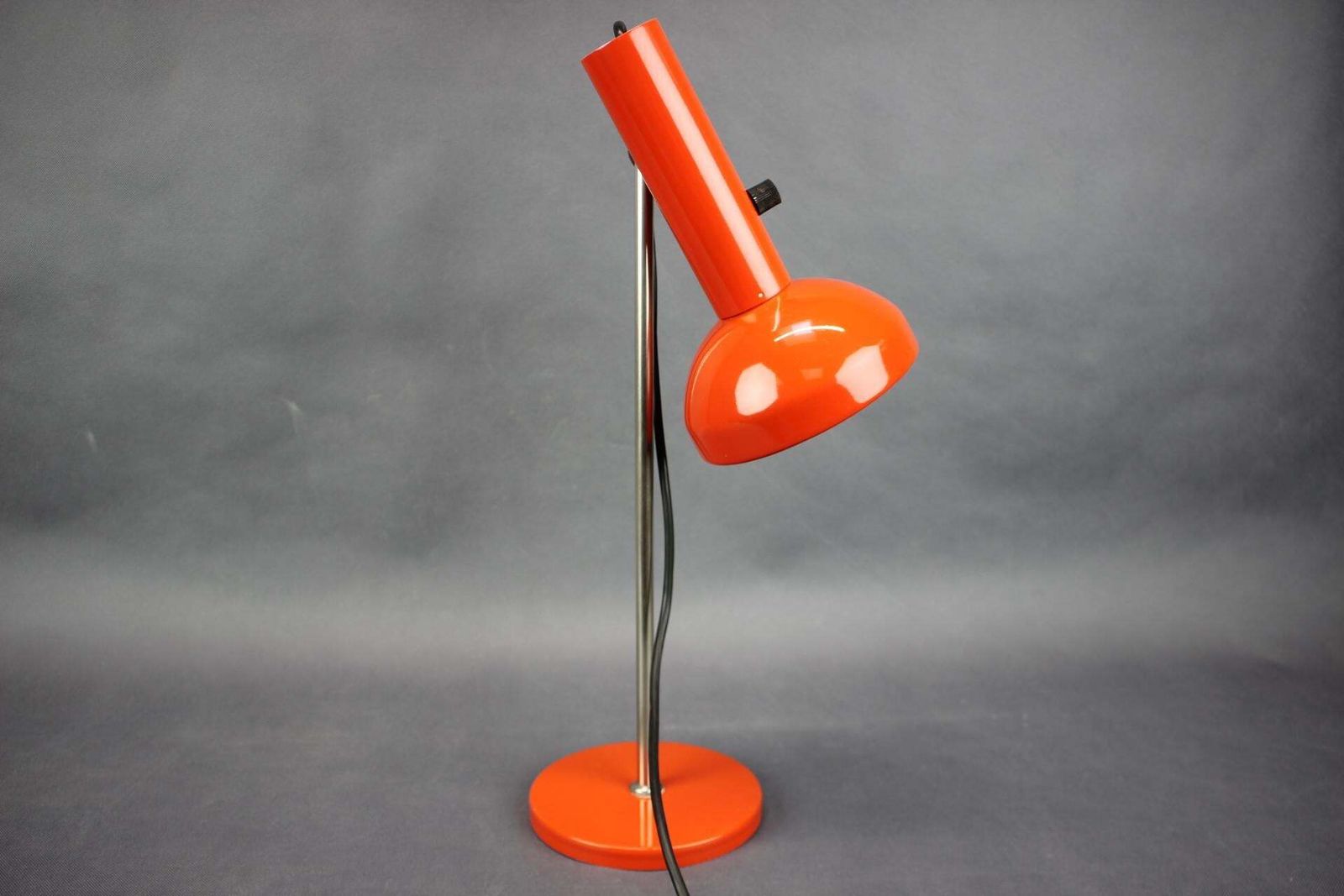 Duitse verstelbare bureaulamp uit de jaren 1970, Bauhaus-stijl, oranje photo 289.0