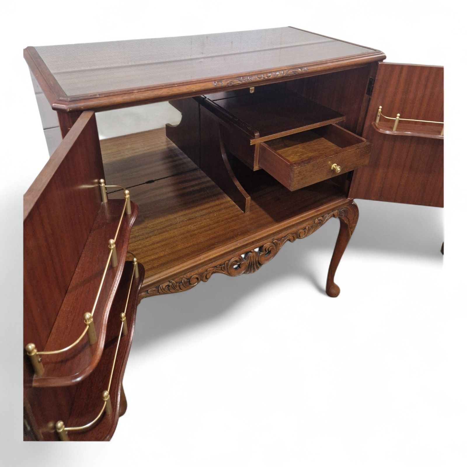 Furniture Queen Anne Style Drinks Cabinet Cocktail Mahogany Cabriole Legs Antique Style photo