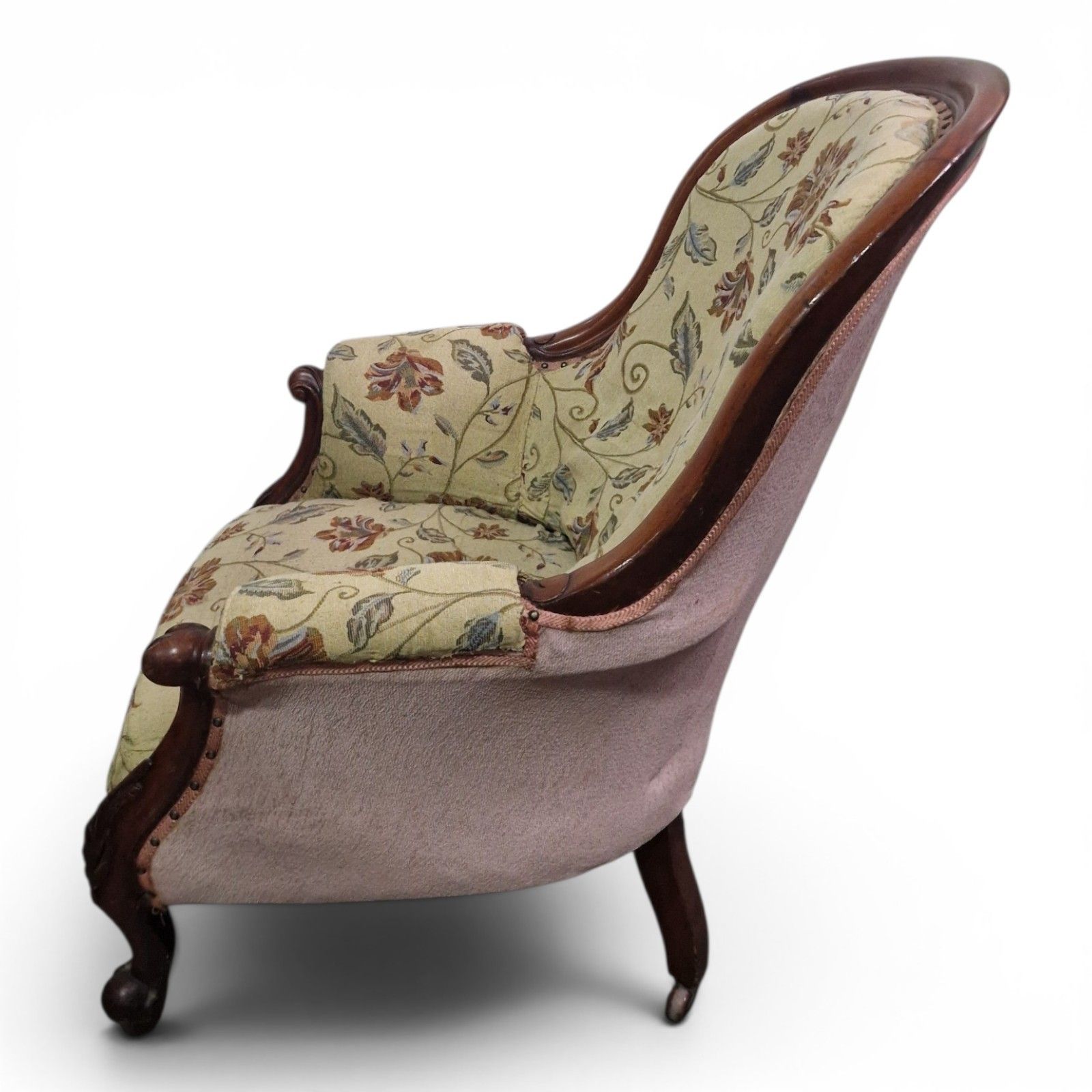 photo vintage Antique Victorian Spoon Back Armchair Tub Chair Carved Walnut