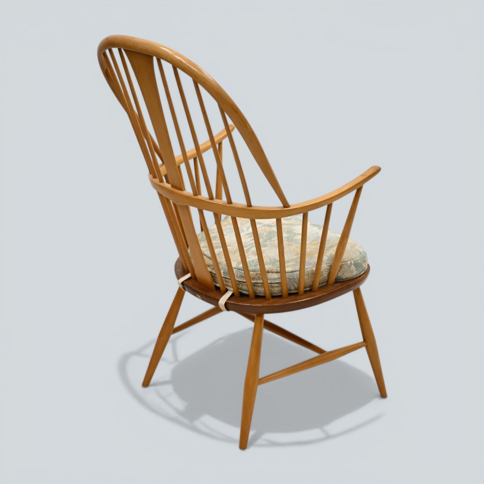 Ercol Chairmakers Chair Windsor Bow Back Light Finish Model 472 Free Uk Delivery photo vinterior