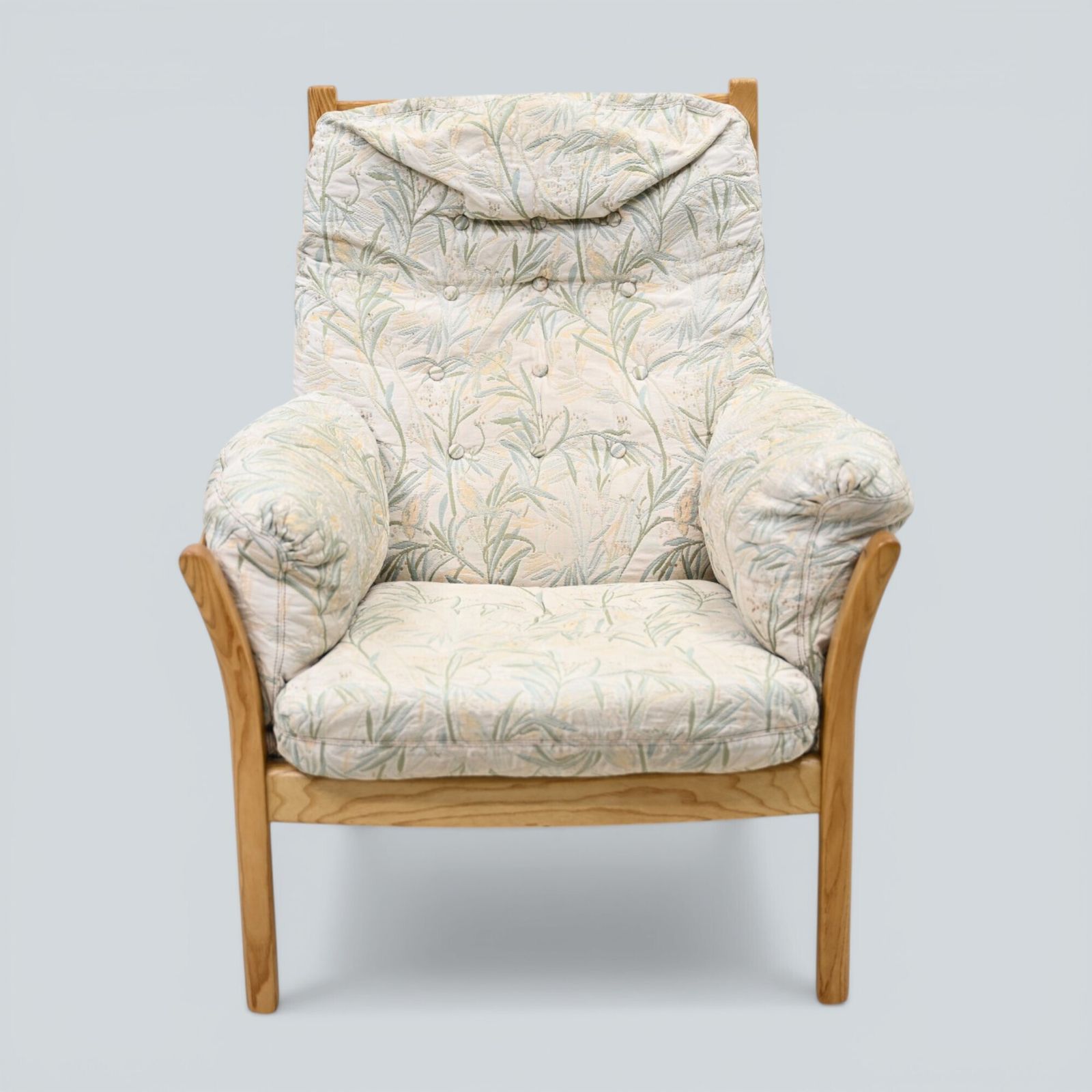 Ercol Saville Easy Chair Armchair Light Finish Ercol's Upholstery Free Delivery* photo furniture