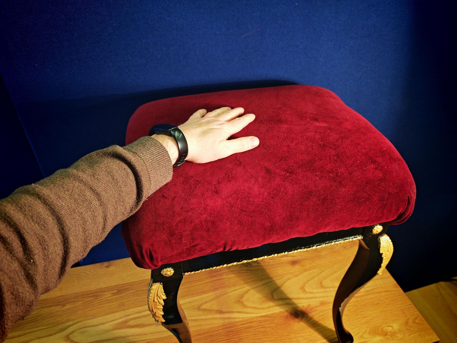 photo furniture Vintage Refurbished French Style Vanity Stool. Burgundy Velvet. Black Satinwood & Gold Embellishments Rococo   Very Good Condition 54cm Tall