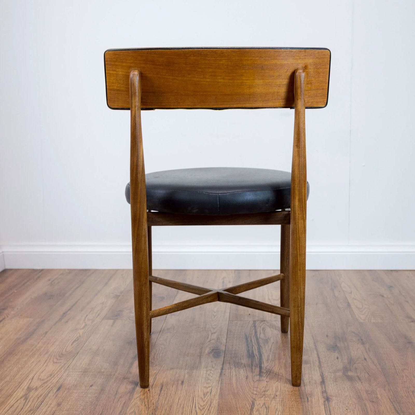 6x G Plan Fresco Round Dining Chairs By Victor B. Wilkins photo vinterior