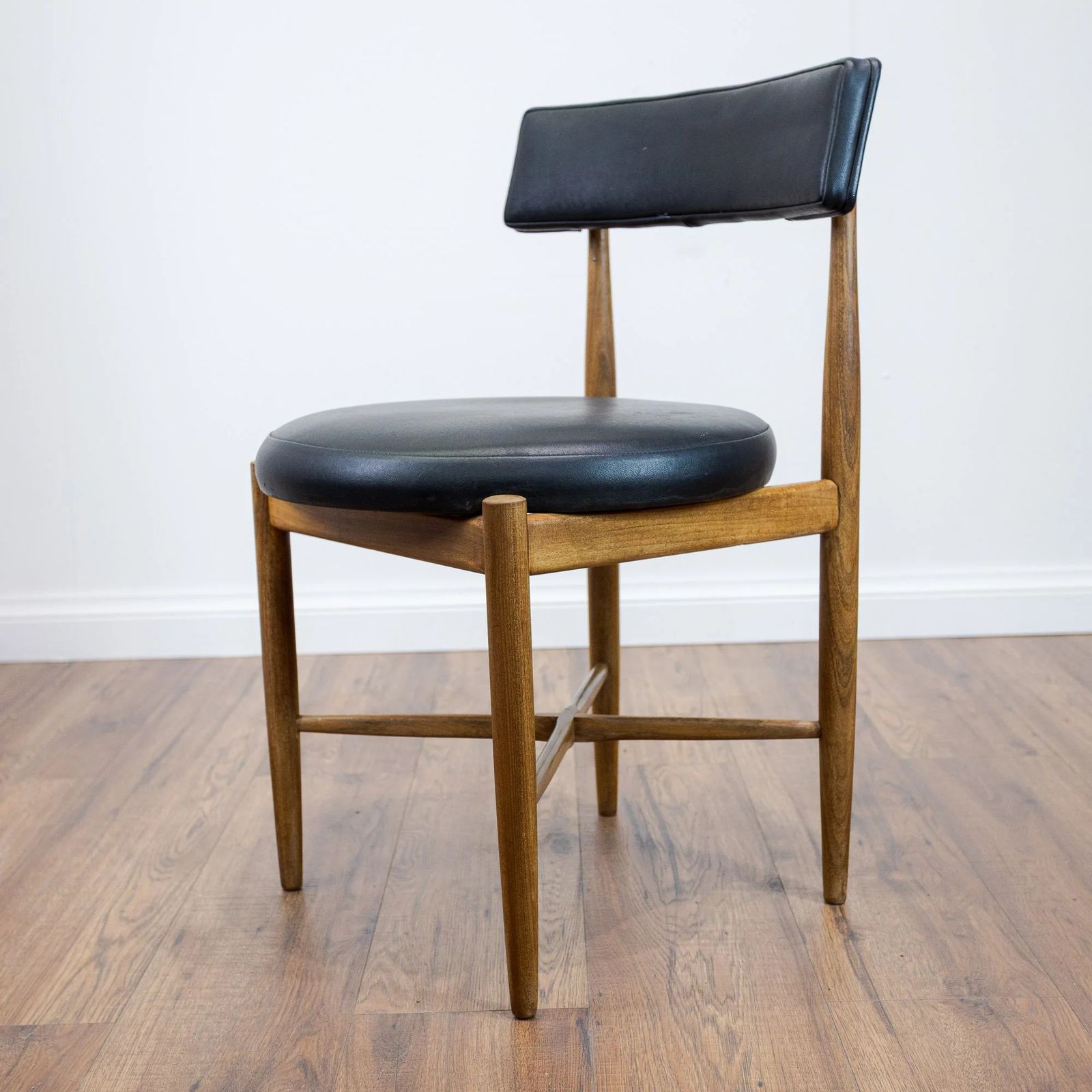 photo buy 6x G Plan Fresco Round Dining Chairs By Victor B. Wilkins