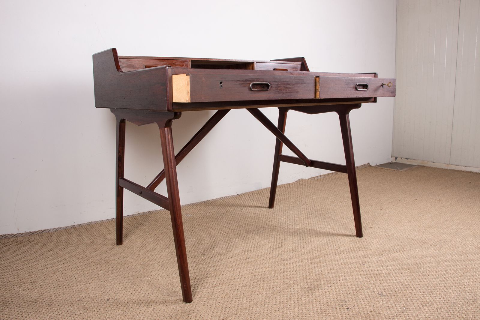 Danish Rosewood Desk, Model 56 By Arne Wahl Iversen For Vinde Mobelfabrik 1960. photo vintage