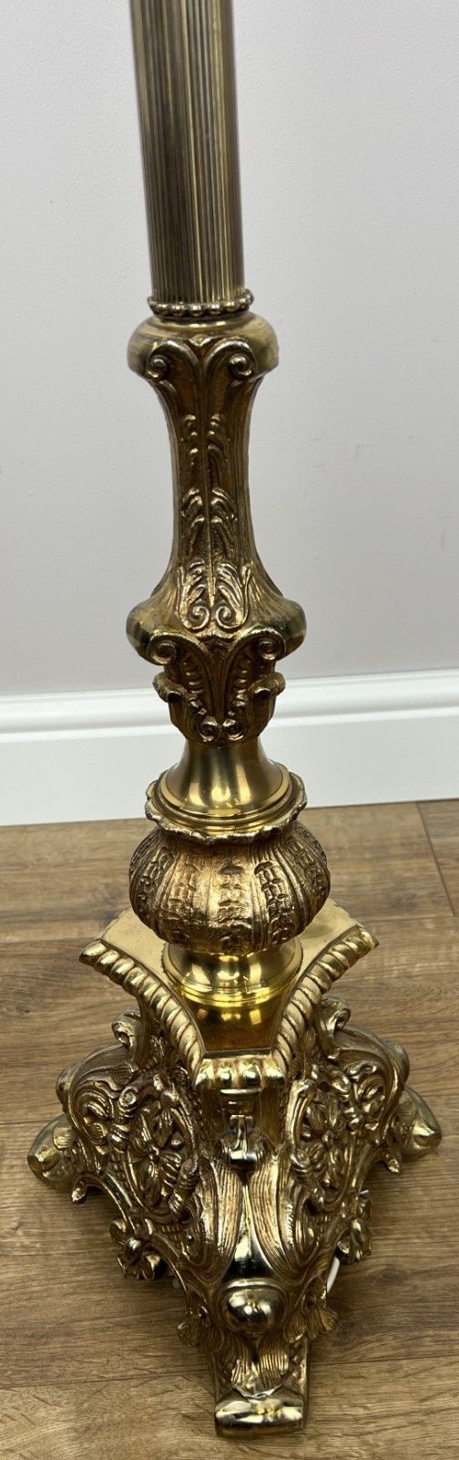 photo furniture Floor Lamp Vintage French Style Standing Lamp Ornate With Tassel Shade Lot 6076
