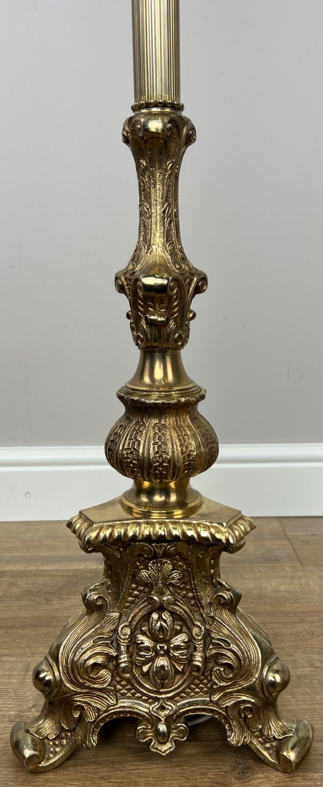 599.0 Floor Lamp Vintage French Style Standing Lamp Ornate With Tassel Shade Lot 6076 photo