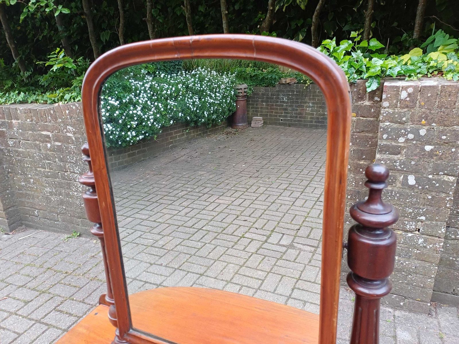 photo vintage Antique Victorian Mahogany Duchess Dressing Table Swivel Mirror Vanity Carved Turned Base 19th Century