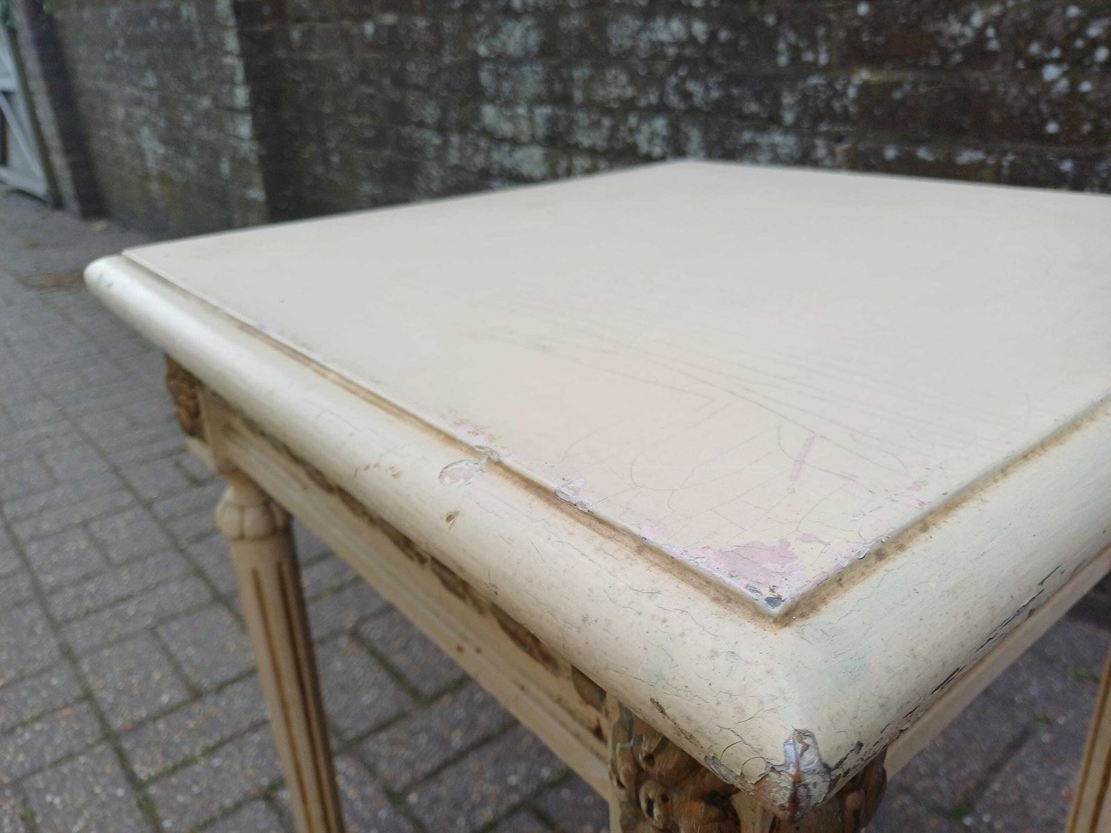 photo vintage Victorian Painted Pine Square Vintage Occasional Table Shabby Chic Side Lamp Table Fluted Legs Antique Cream
