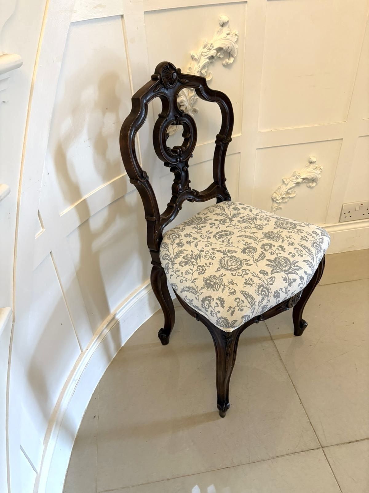 Quality Antique 19th Century Carved Walnut Side Chair