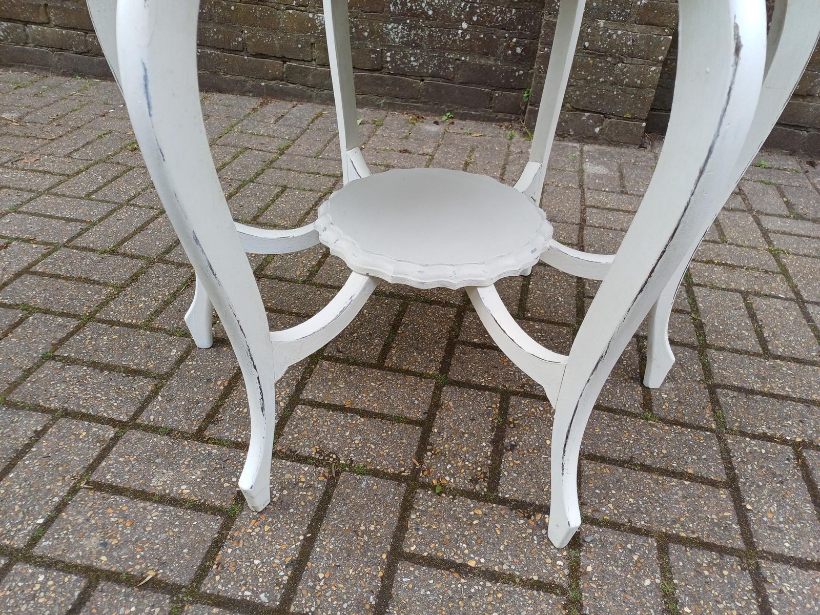 photo vinterior Large Antique Victorian Painted Occasional Table Farrow & Ball Wimborne White Shabby Chic Circular Side Table