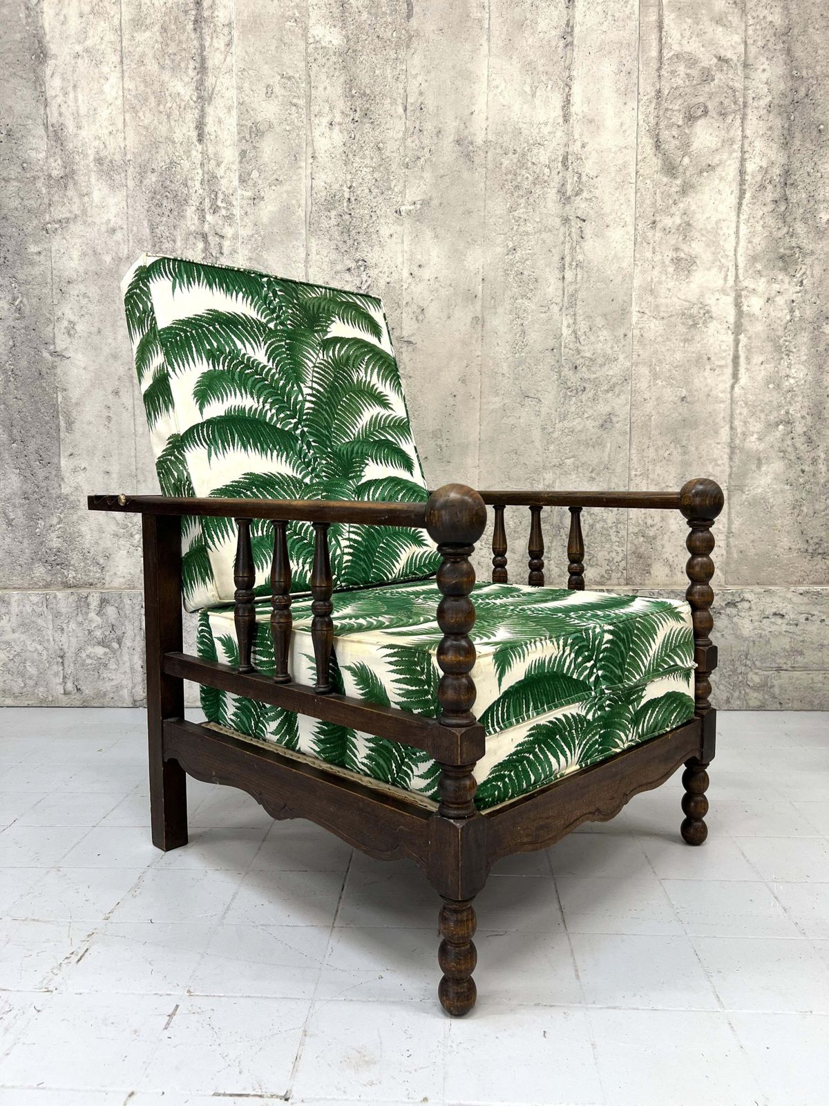 Palm Fronds Reclining Morris Chair To Reupholster photo 395.0