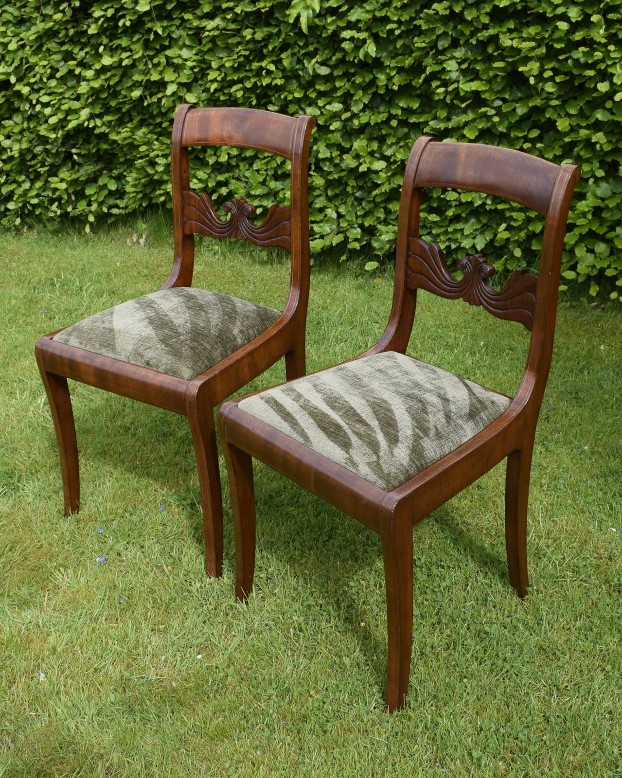 photo vinterior Pair Of Mahogany & Inlaid Side Chairs