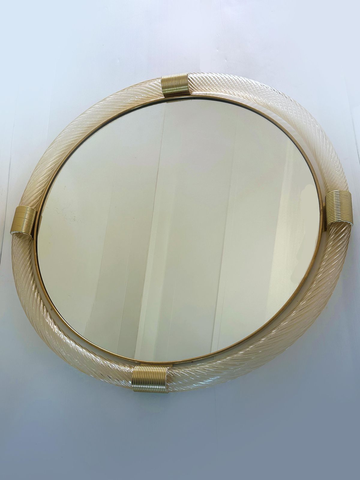 photo furniture Luxury Round “Torciglione” Gold Murano Glass Wall Mirror In Barovier Style