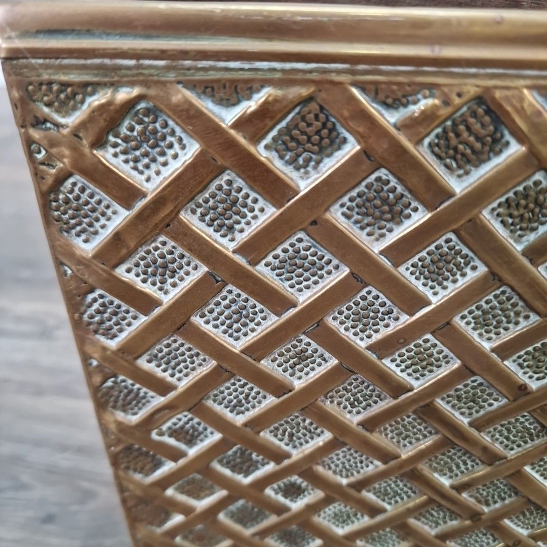 photo furniture Vintage Brass Magazine Rack Embossed Lattice Style Newspaper Paper Holder Retro