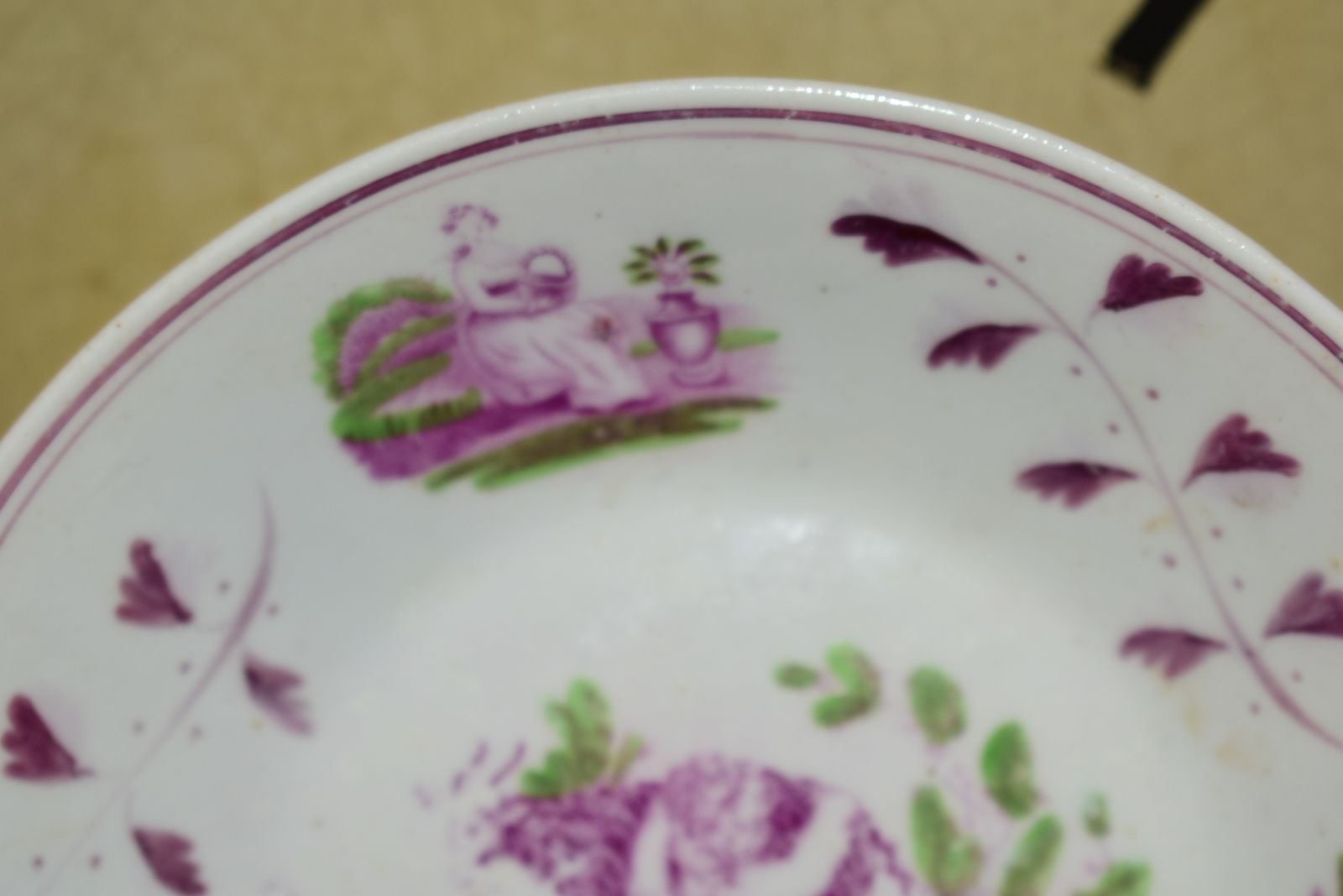Staffordshire Porcelain Cupid & Pan Saucer Dish, Puce CamaïEU Rose, C. 1800 photo for sale
