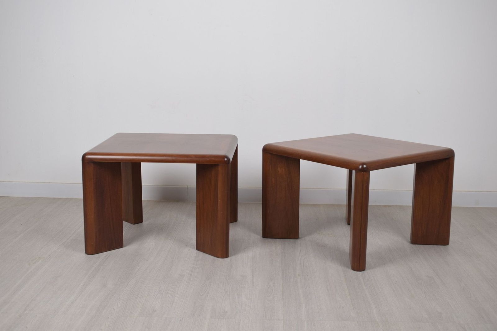 Sapporo Coffee Tables From Mobili Girgi, 1970s, Set Of 2 photo vinterior
