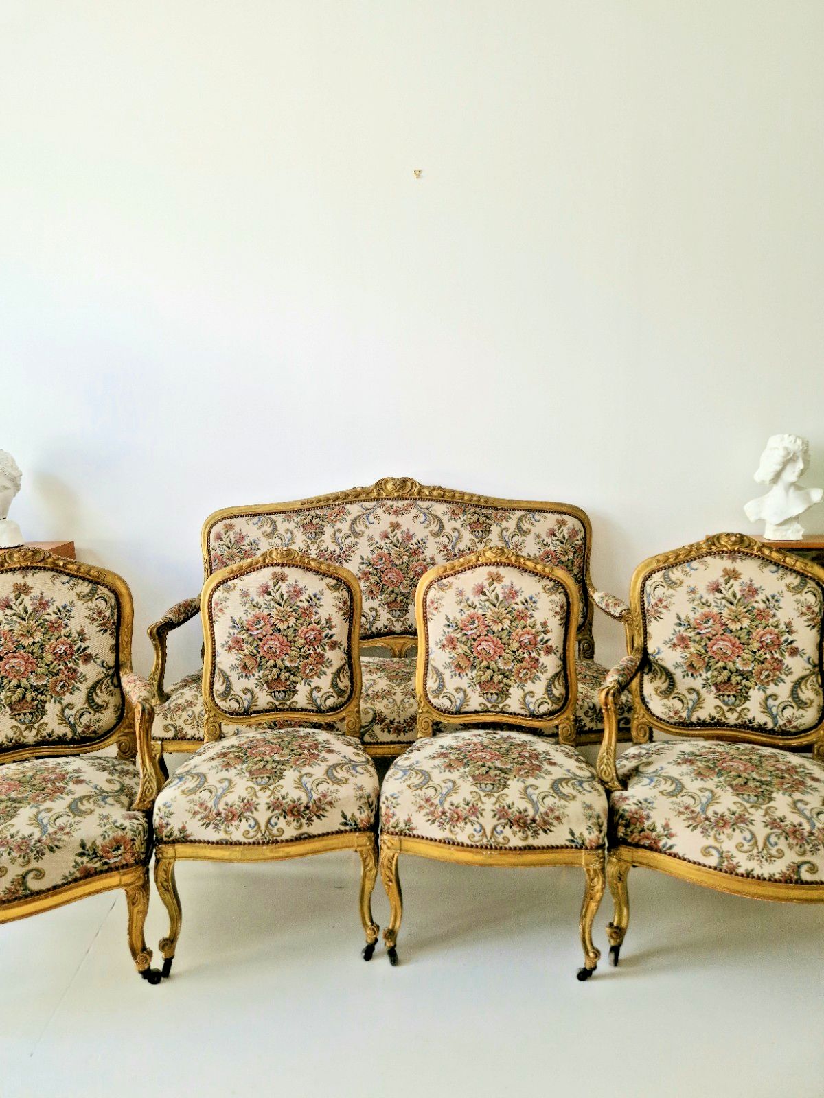 photo vintage Antique French Sofa And Chairs Living Room Set 5 Piece 19th Century Chateau