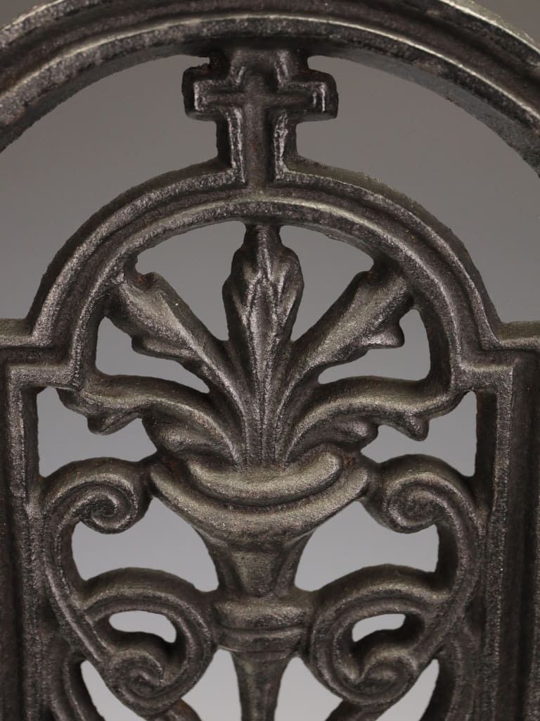 photo vinterior Superb Victorian Cast Iron Stick Stand/Umbrella Stand With Neo Classical Detail