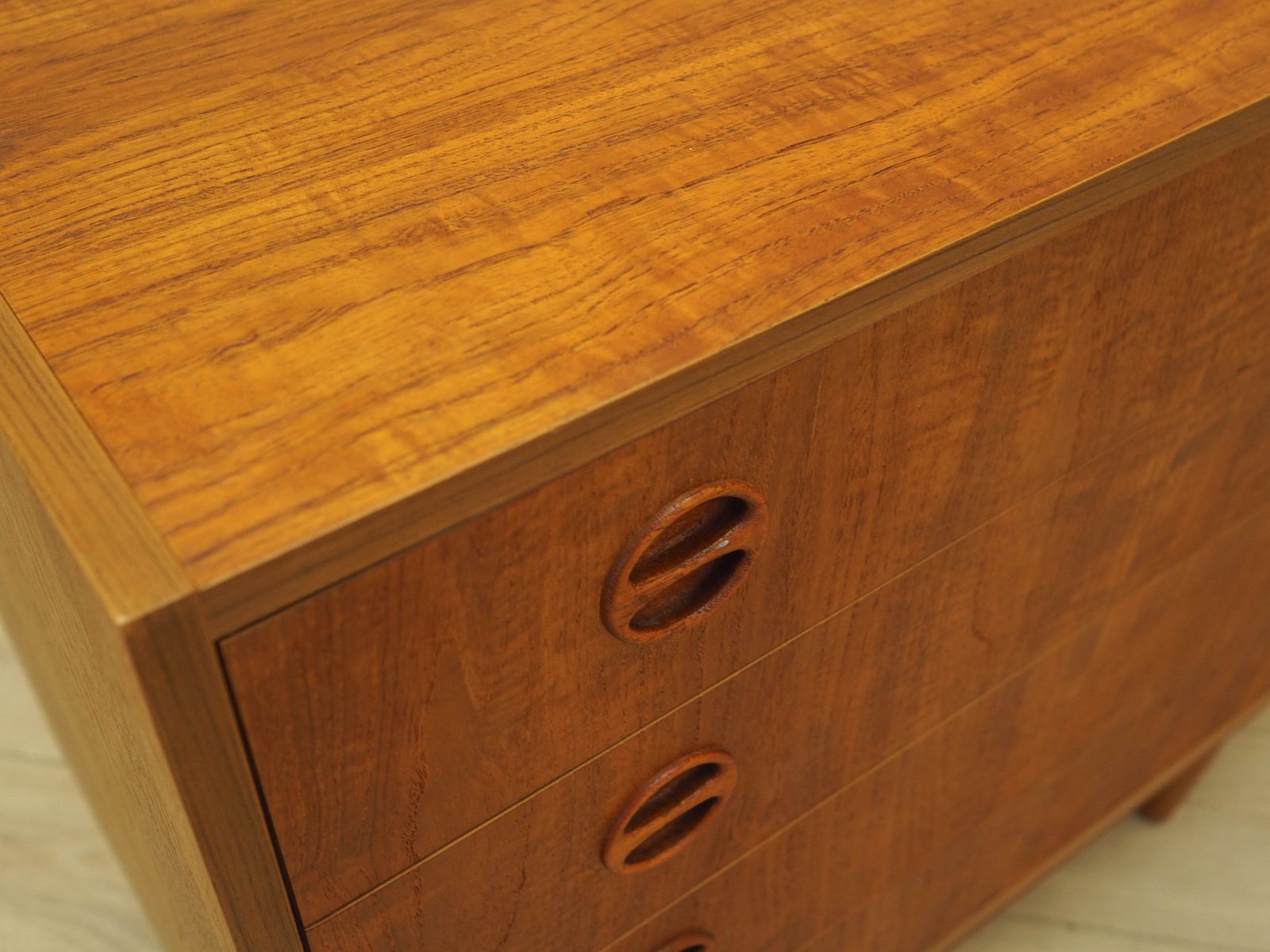 photo for sale Teakhouten ladekast, Deens design, ca. jaren 1970, gemaakt in Denemarken