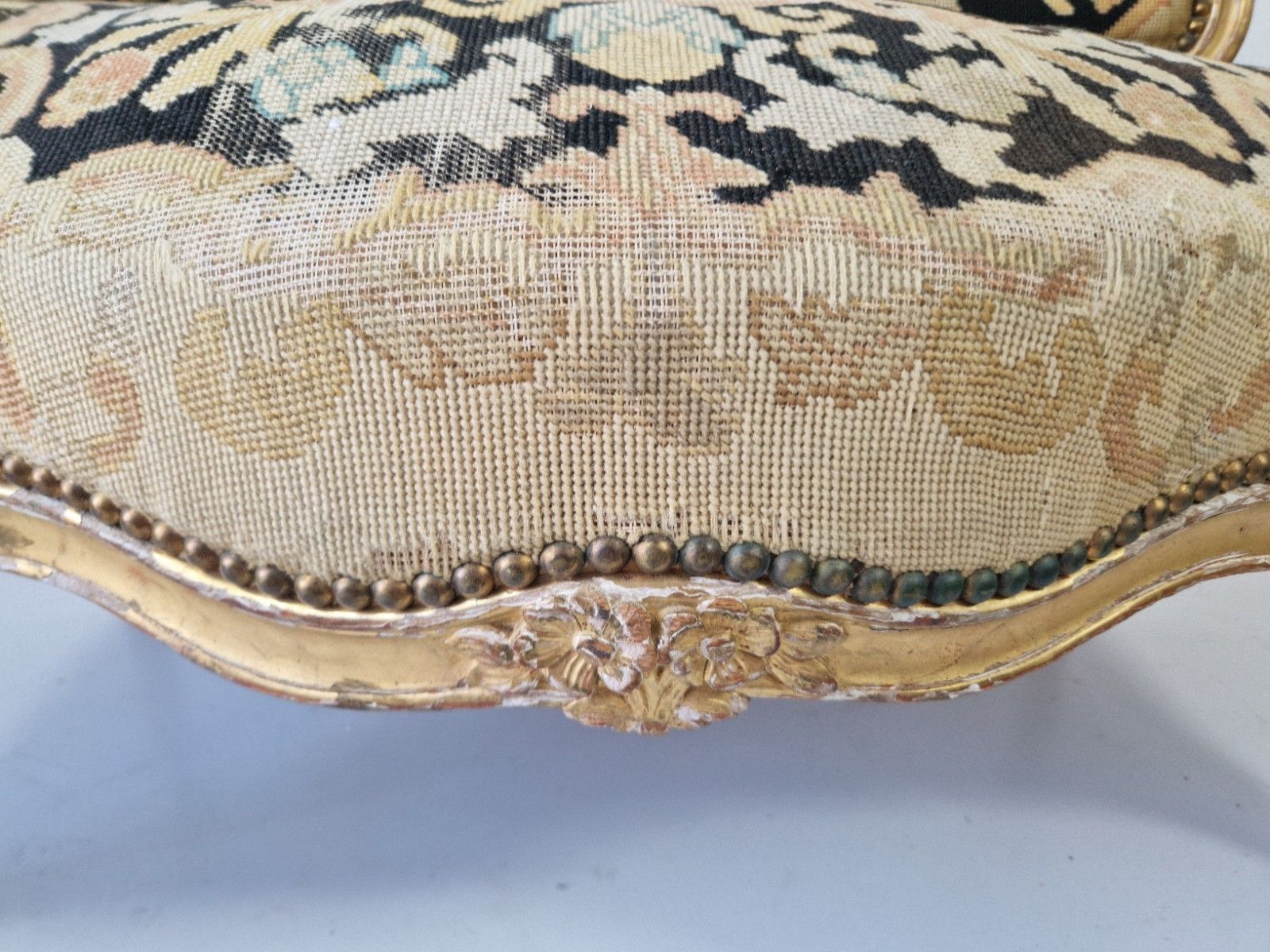 photo vinterior Antique French Sofa Louis XV Style With Tapestry Chateau Furniture
