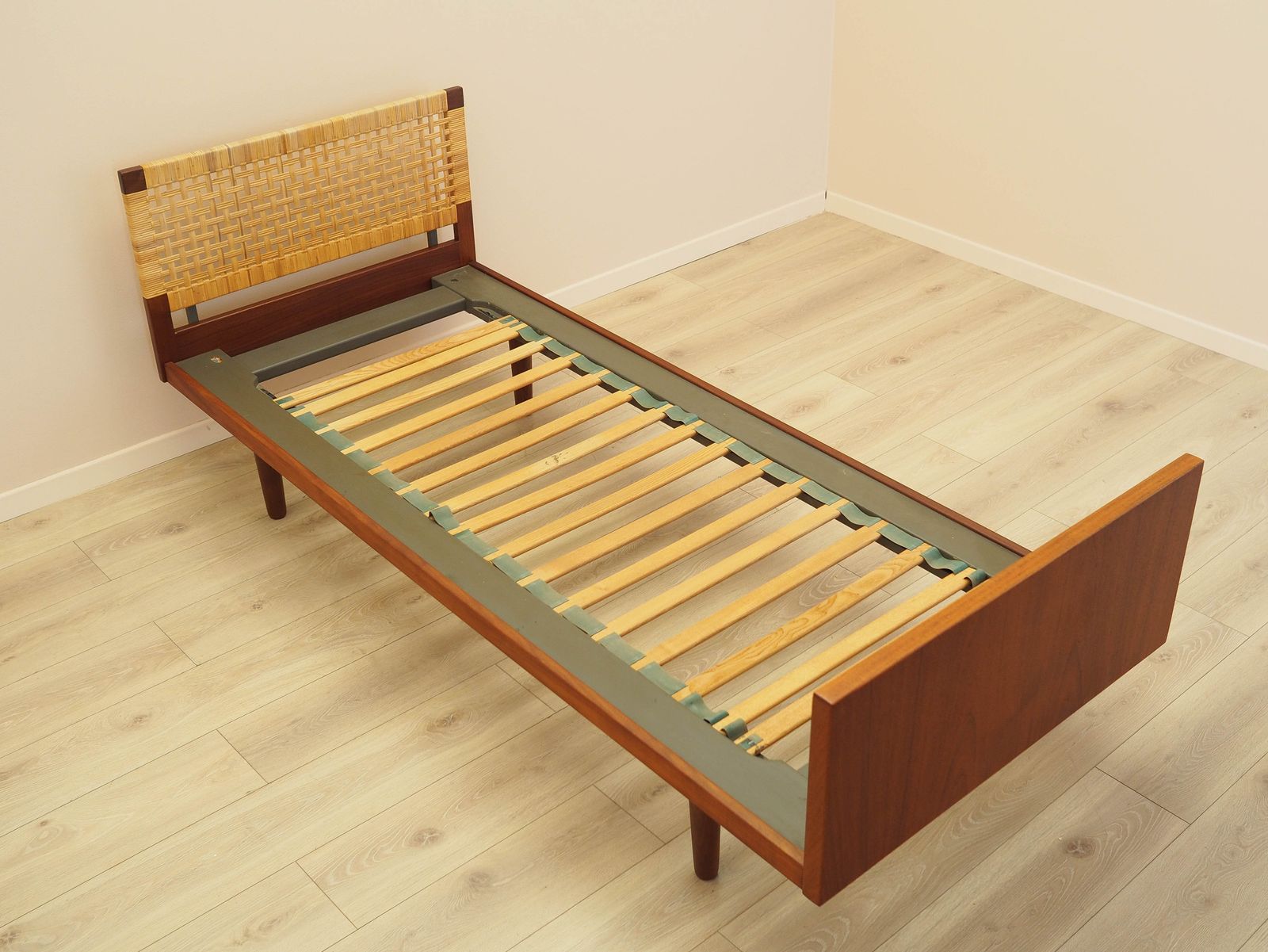Teak Bed, Danish Design, 1960s, Designer: Hans J. Wegner, Manufacturer: Getama photo 1449.0