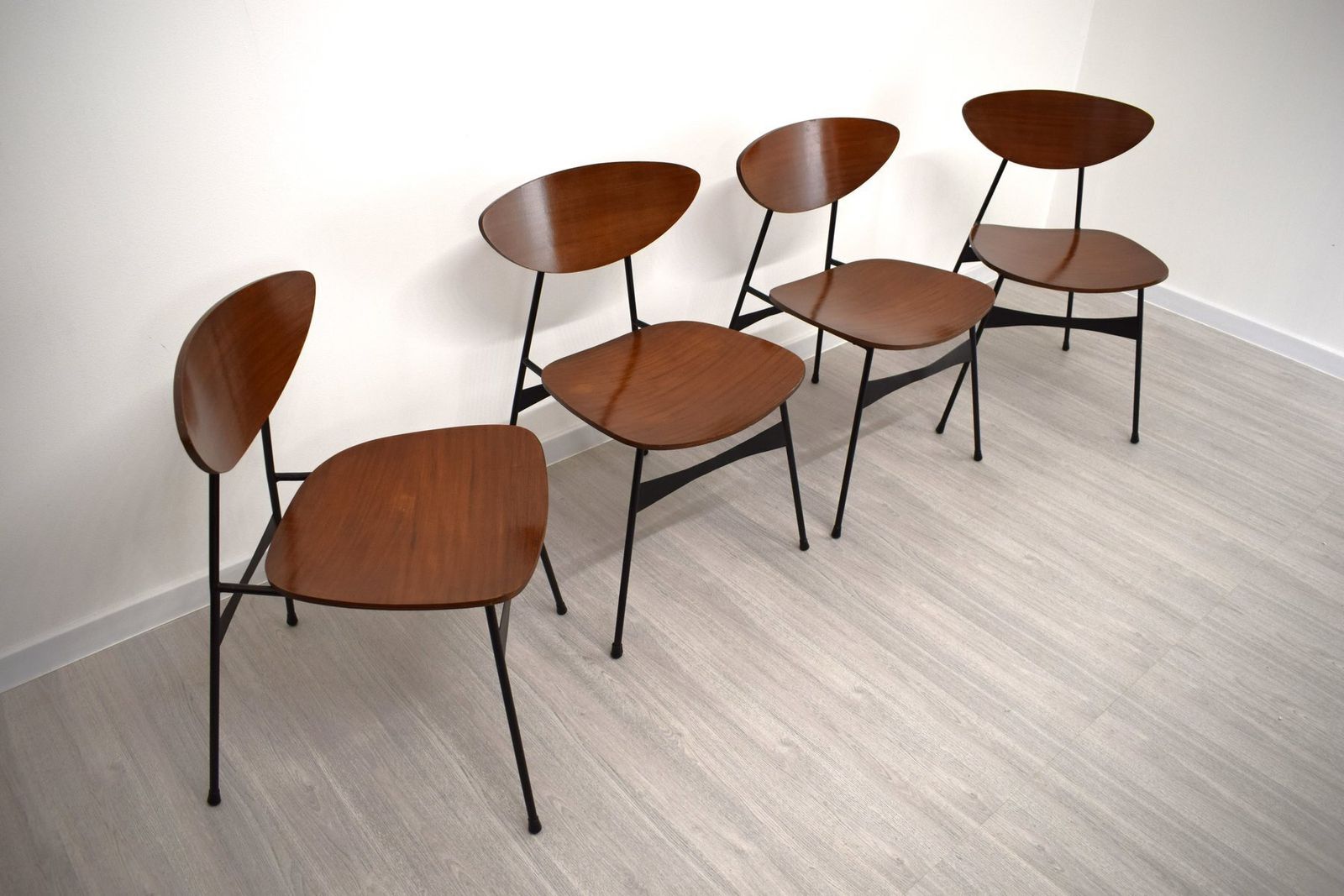 photo vinterior Chairs In Iron And Bentwood, 1950s, Set Of 4