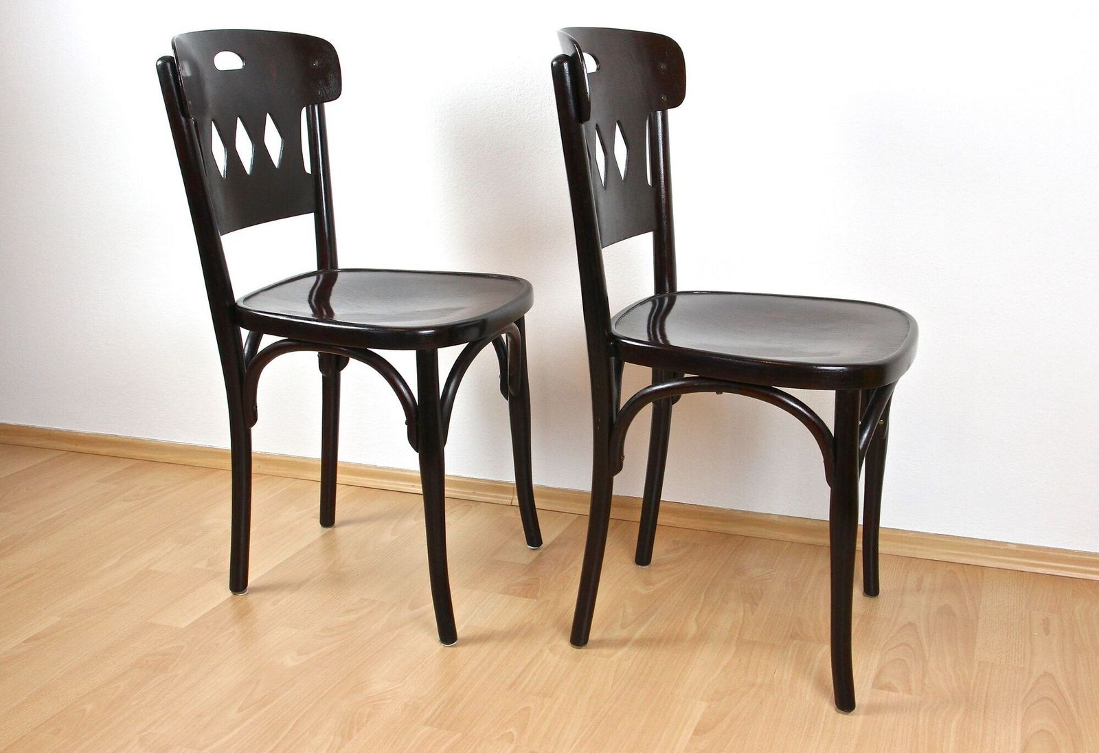 photo for sale 20th Century Art Nouveau Bentwood Chairs By Kohn, Set Of 2, Vienna Ca. 1910