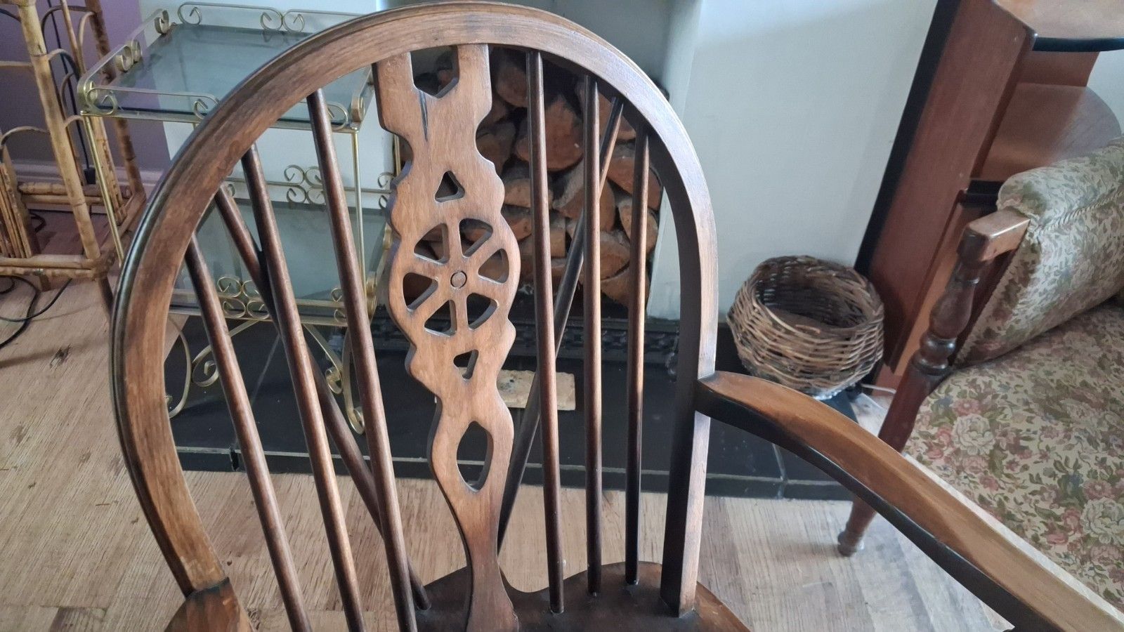 Delightful Solid Elm Wheelback Windsor Armchair /Landing/Bedroom/Hall Chair photo furniture
