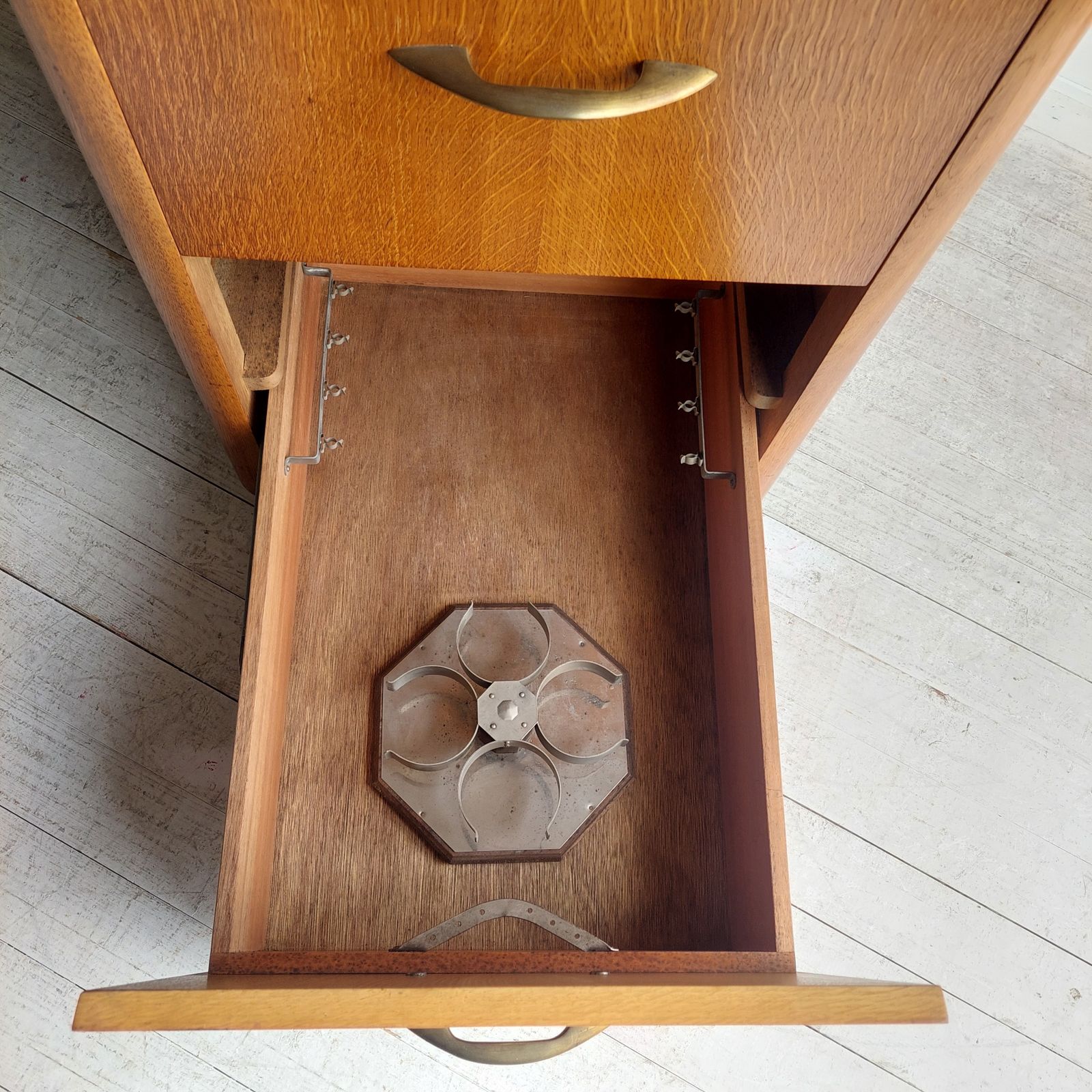 photo vintage Art Deco Oak 4 Chest Of Drawers Large Filing Cabinet With Bar Drawer England 30s 40s