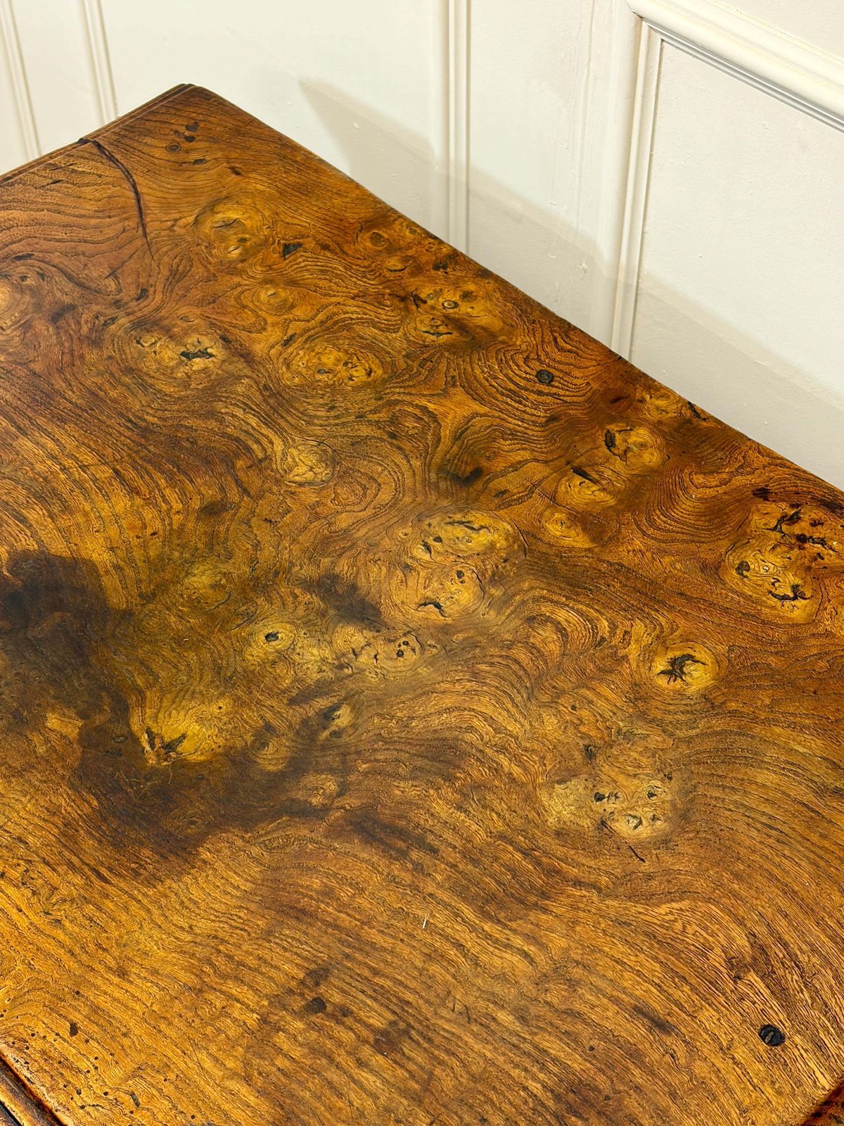 photo vinterior Antique Country Burr Elm Side Table With Frieze Drawer