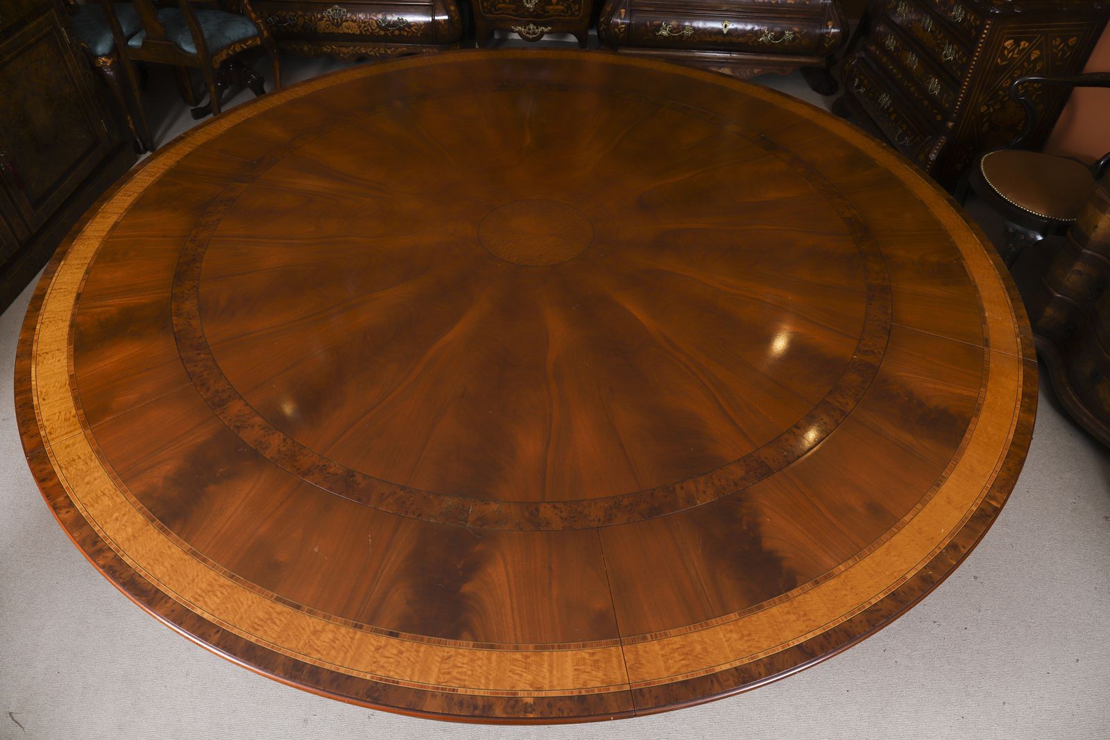 Vintage 7ft6" Diameter Flame Mahogany Jupe Dining Table Set Harrods 20th C photo vinterior