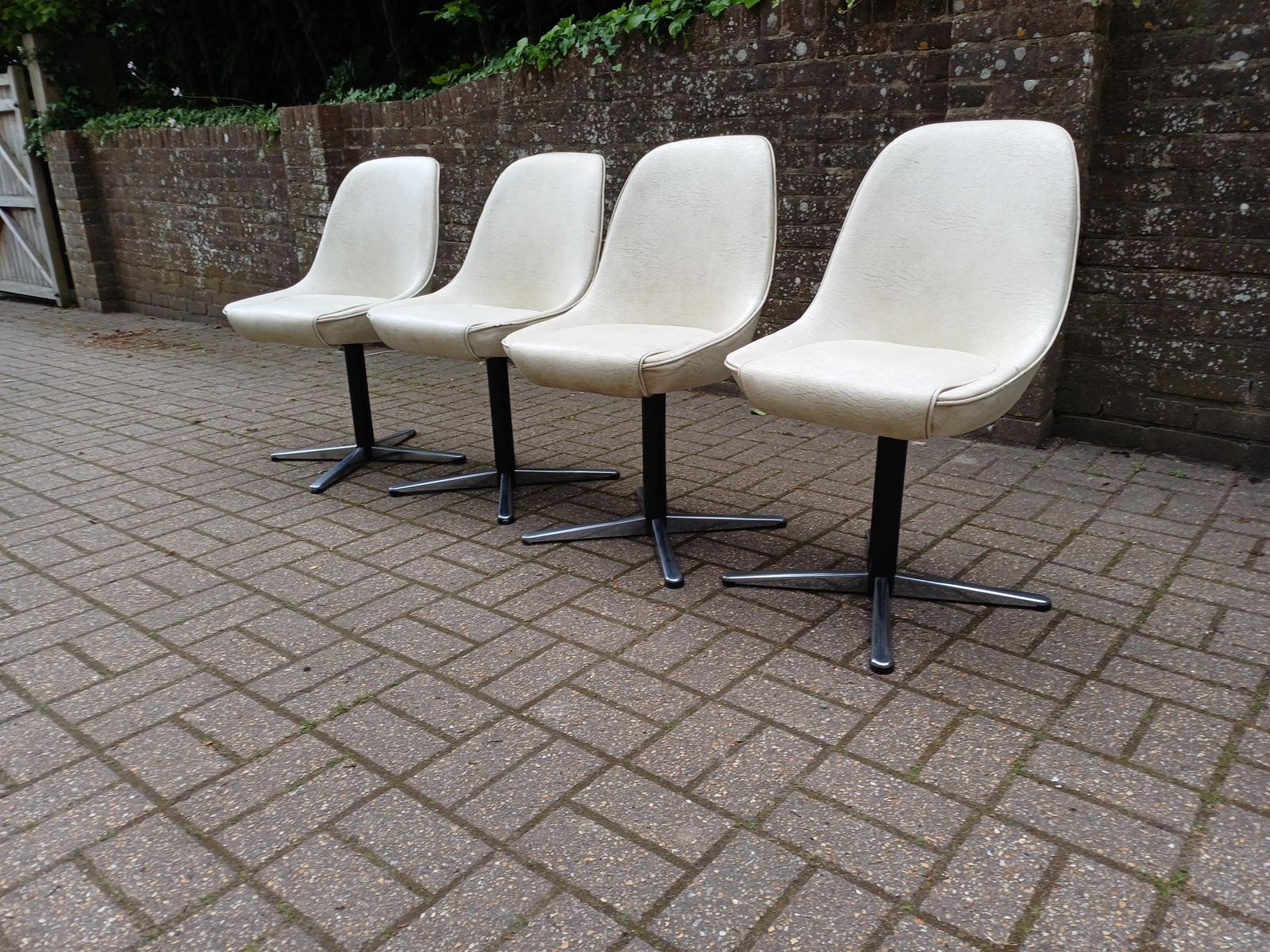 Set Of 4 Vintage Centa Dining Chairs Mid Century Chrome Space Age Retro 1970s Vinyl Seats photo vintage