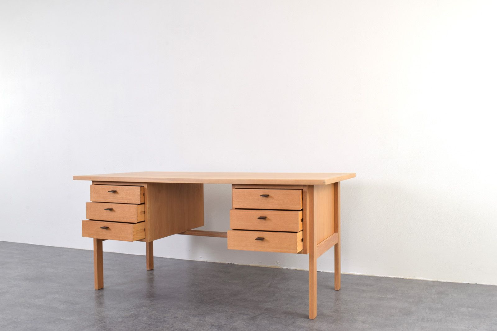 3350.0 Mid Century Oak Desk By Svend åge Madsen For Sigurd Hansen photo