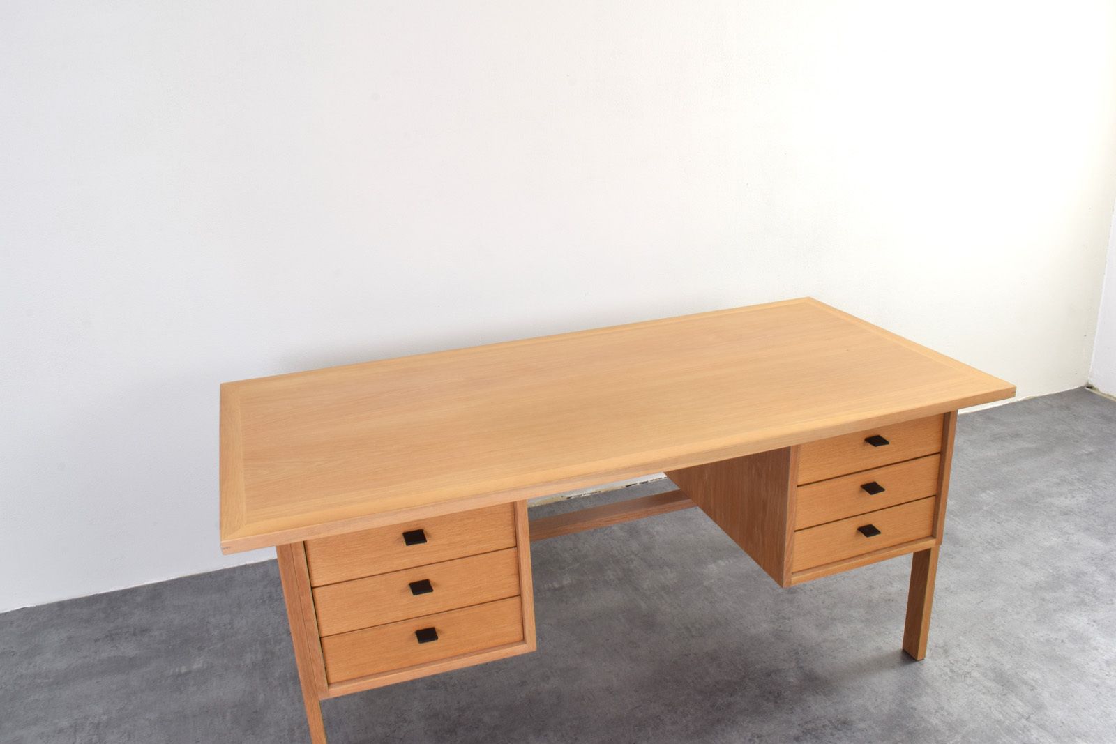 photo vintage Mid Century Oak Desk By Svend åge Madsen For Sigurd Hansen