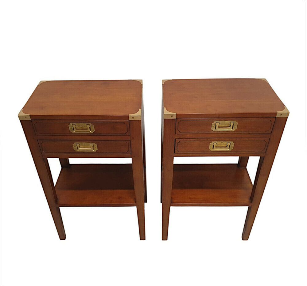 Een fraai paar campaign-stijl bijzettafels photo furniture
