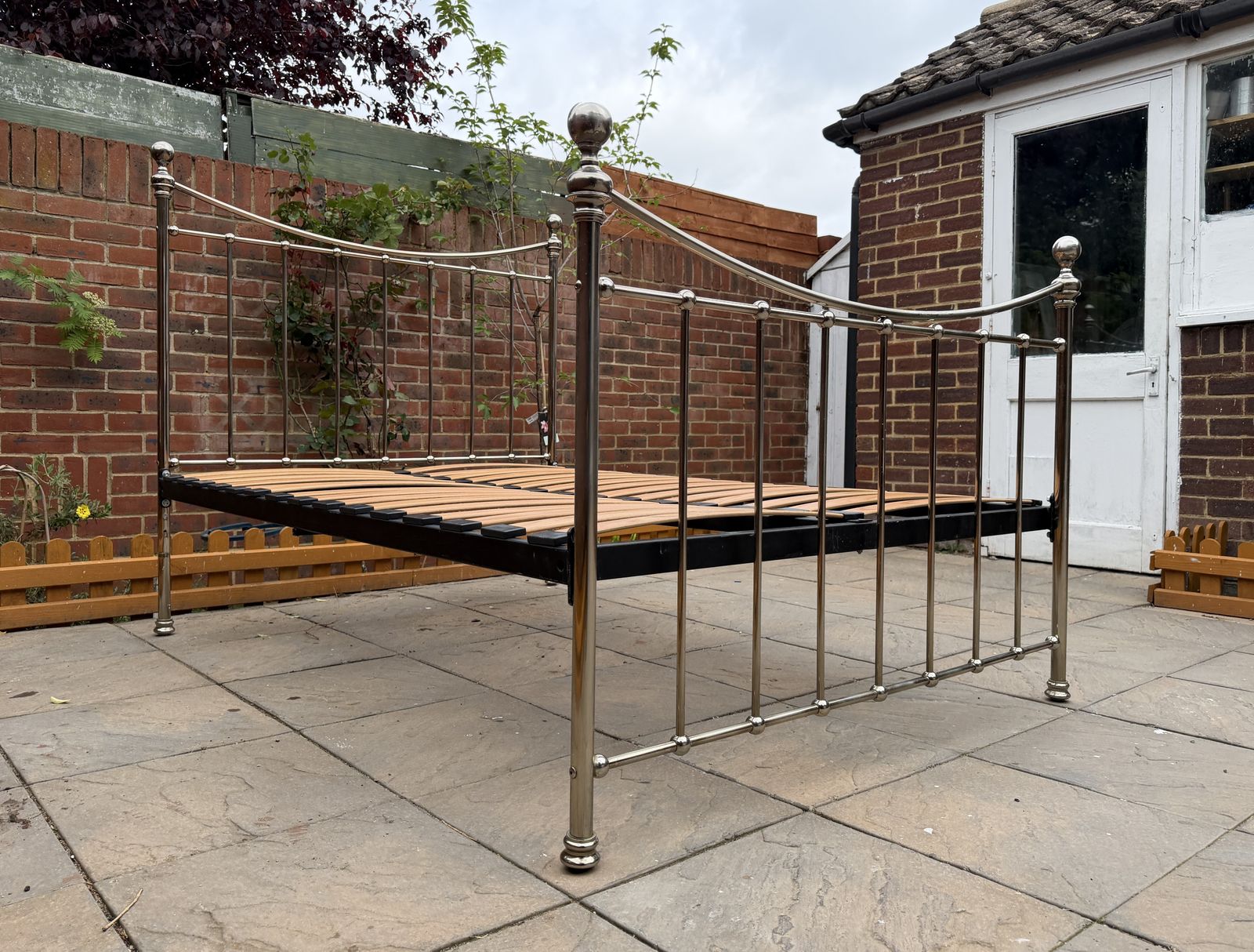 photo vintage Elegant & Premium Quality “The Original Bed Co” Kendal Nickel Double Size Frame   Good Condition, Rrp £1,500