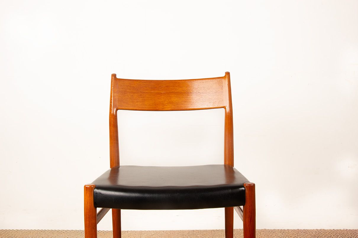 Ensemble de 6 chaises danoises en teck et skaï, neuves, modèle 418, par Arne Vodder pour Sibast, 1960. photo for sale
