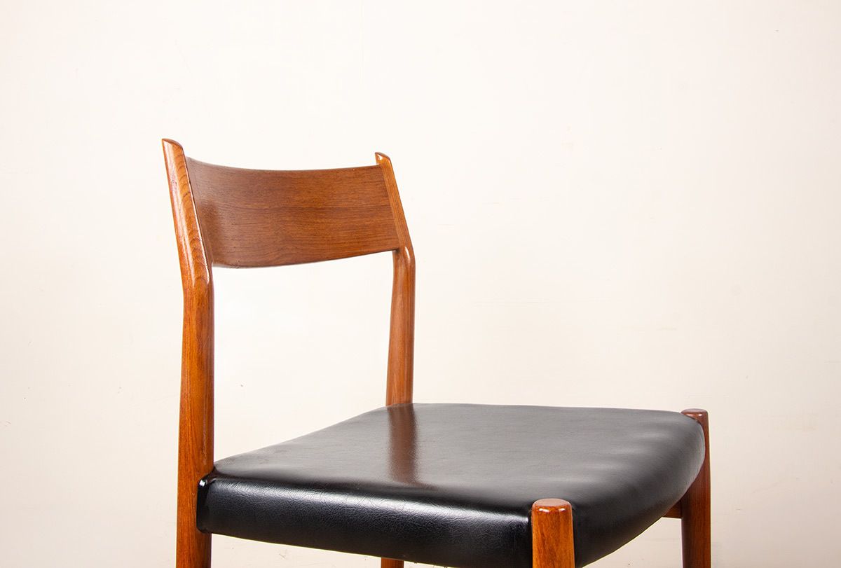 Ensemble de 6 chaises danoises en teck et skaï, neuves, modèle 418, par Arne Vodder pour Sibast, 1960. photo vinterior