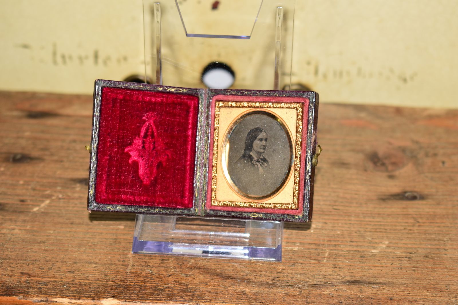 Antique Mid 19th Century 2 Inch Ninth Plate Glass Ambrotype Portrait In Fitted Case photo Art