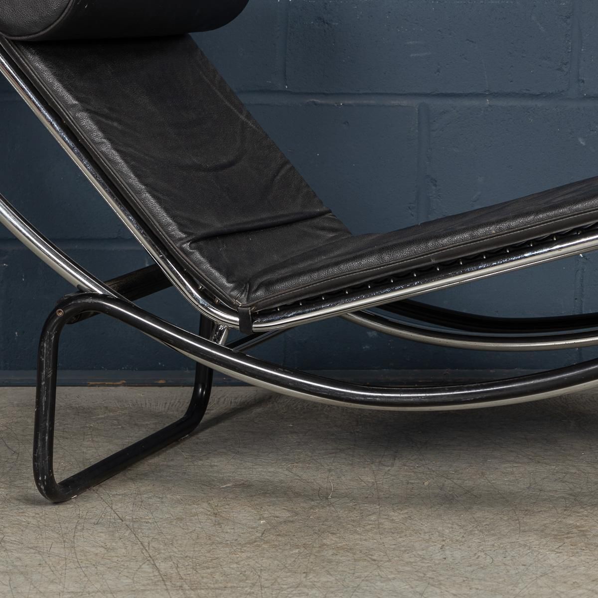 1421.0 20th Century Italian Black Leather Chaise Lounge After Le Corbusier C.1980 photo