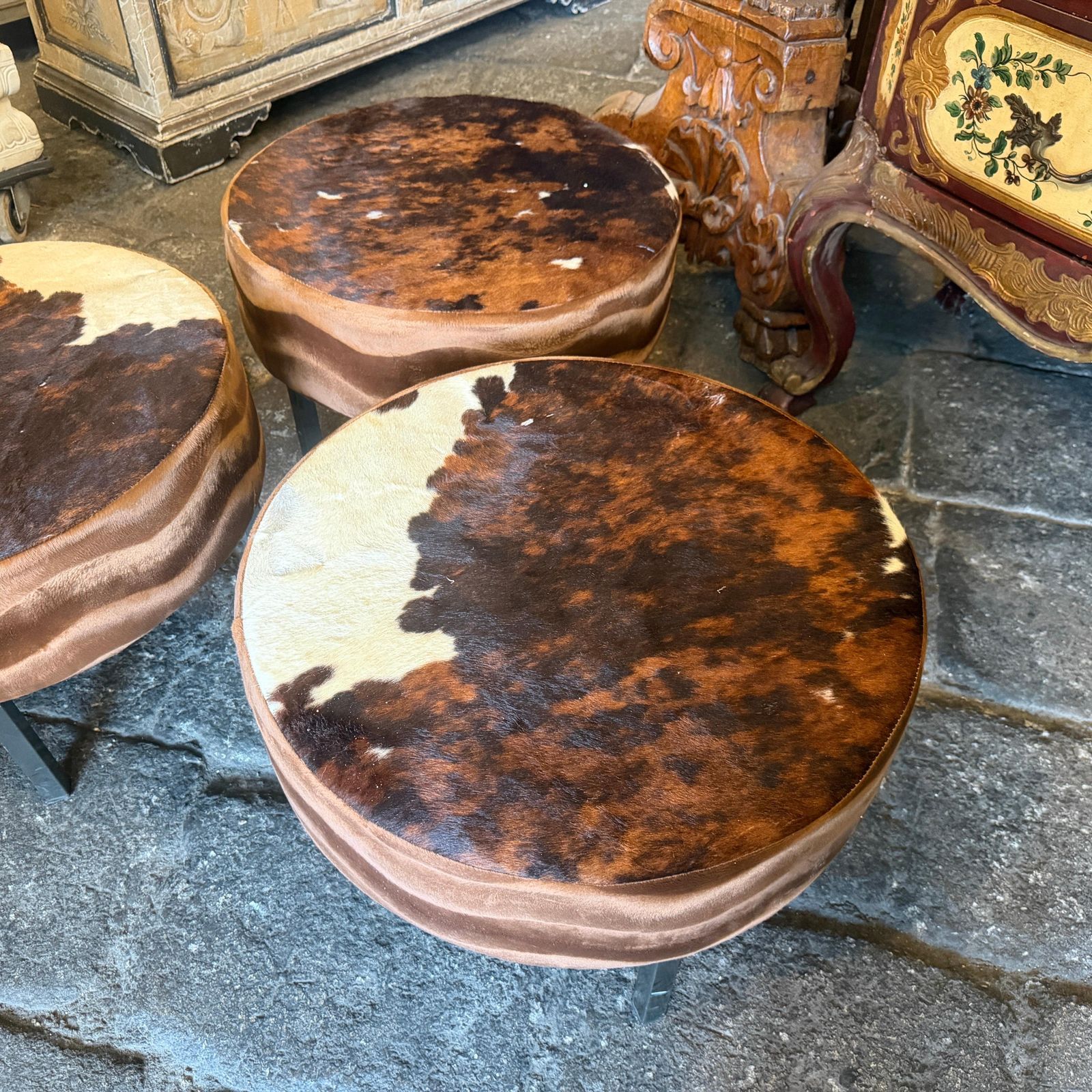 1383.0 Set Of Three 1980s Cow Leather Italian Round Poufs photo
