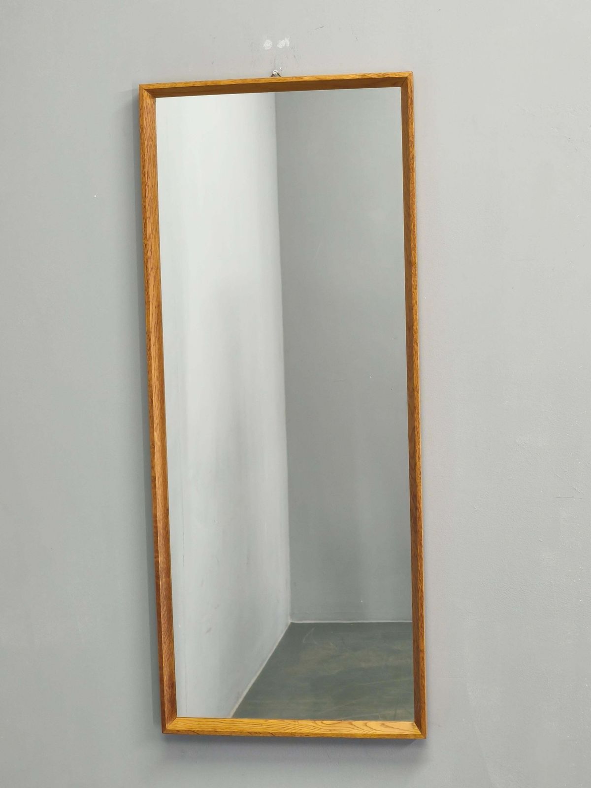 Deense minimalistische wandspiegel met massief eikenhouten lijst, jaren 1960 photo furniture