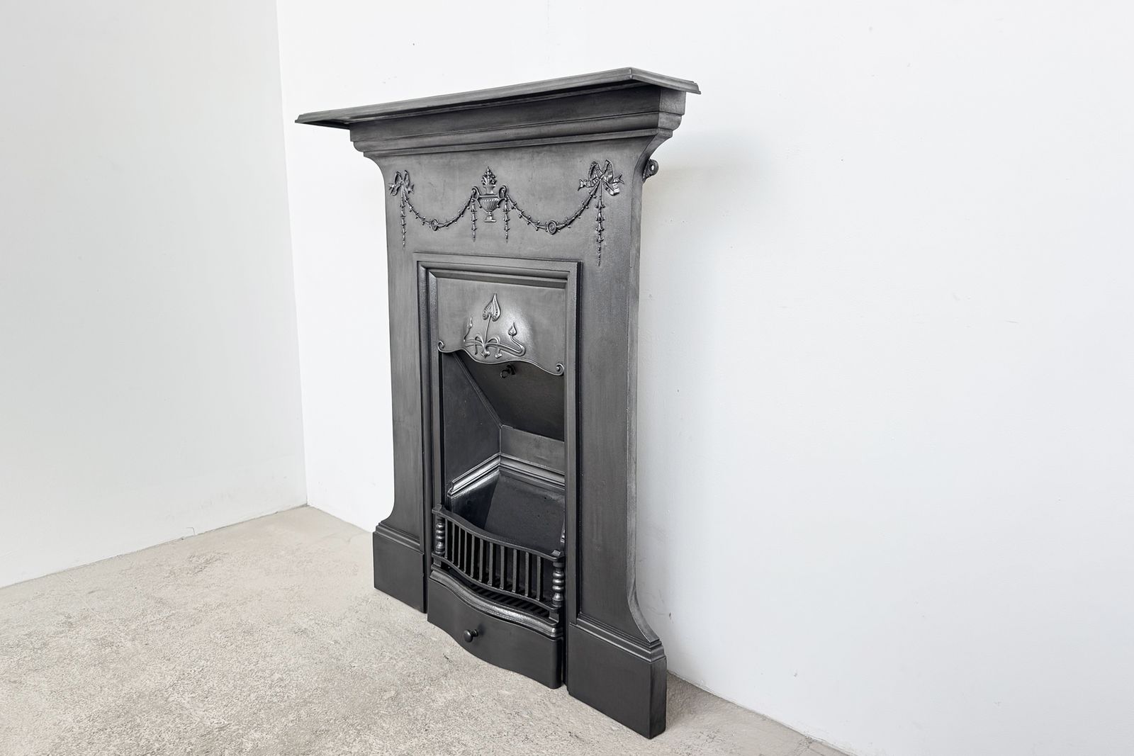 Antique Edwardian Cast Iron Bedroom Fireplace photo for sale