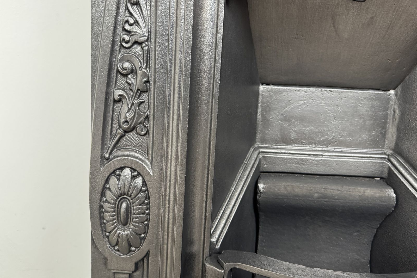 Small Antique Ornate Victorian Cast Iron Bedroom Combination Fireplace photo vinterior