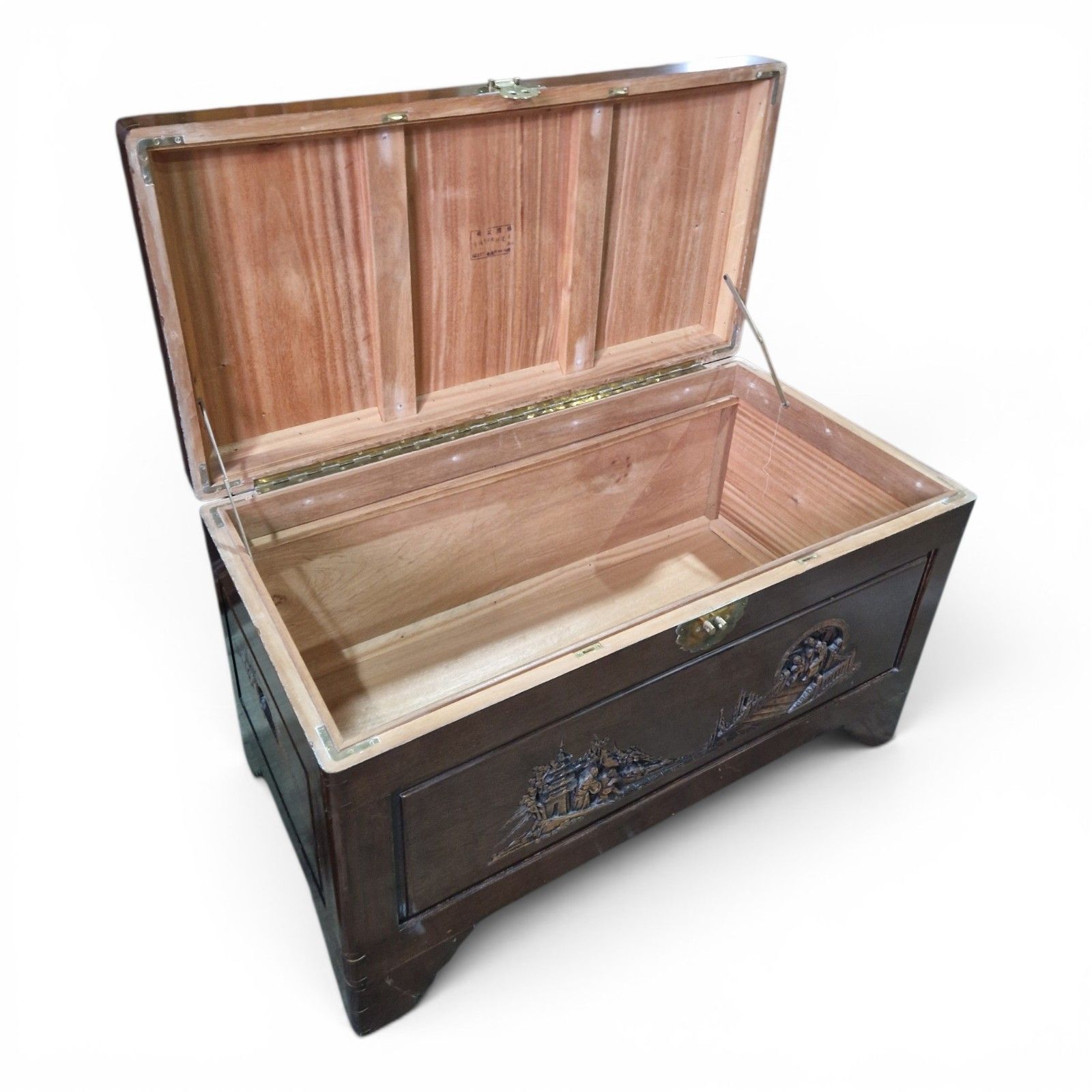 photo furniture Oriental Camphor Wood Blanket Box Carved Storage Chest Trunk Large Antique Style