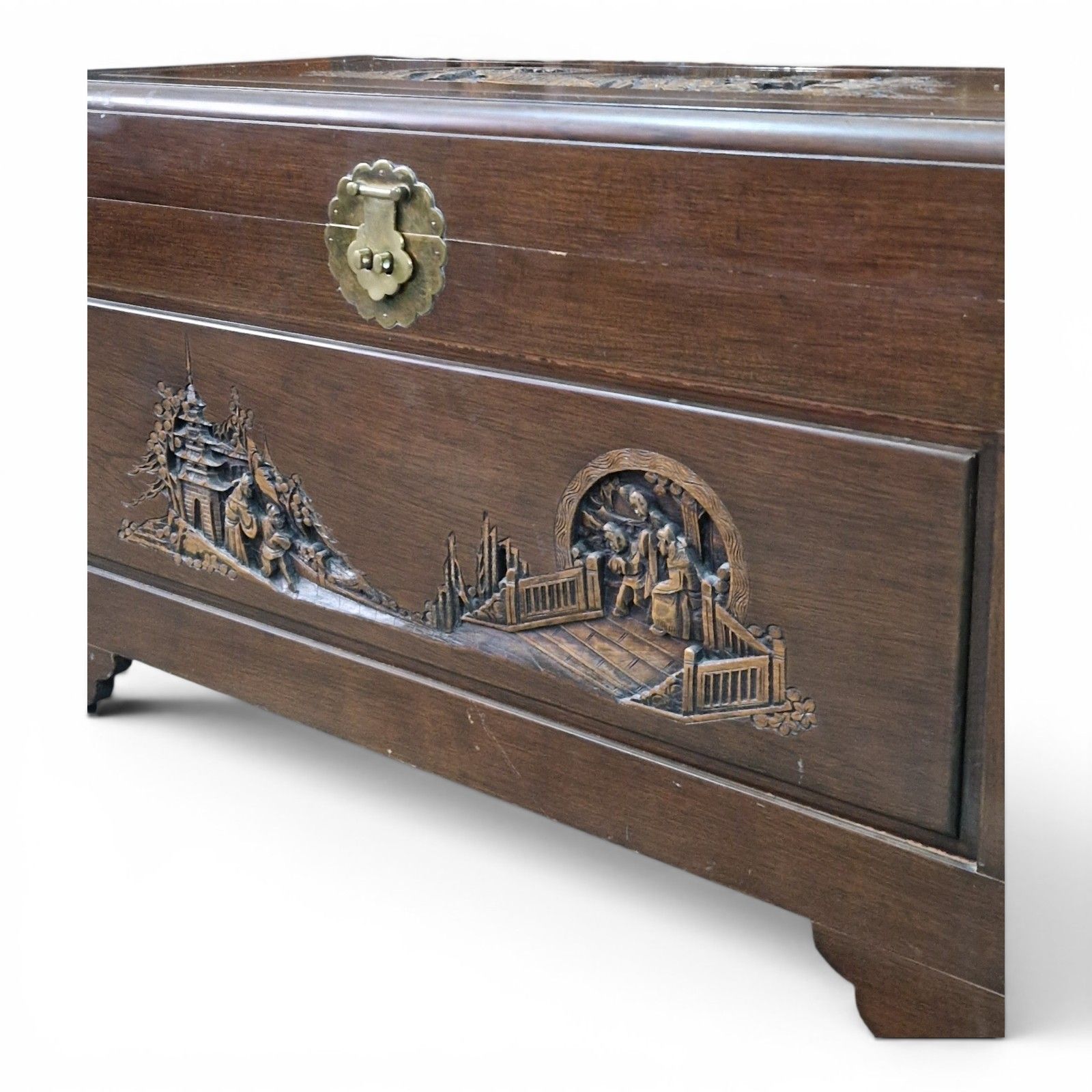 photo vinterior Oriental Camphor Wood Blanket Box Carved Storage Chest Trunk Large Antique Style