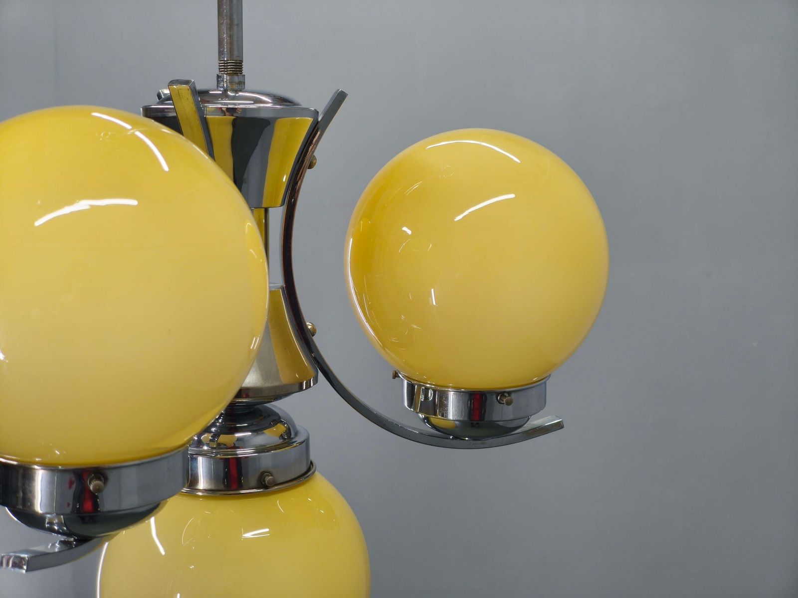Luminaires Lustre Art déco en chrome et verre opaline, Tchécoslovaquie photo