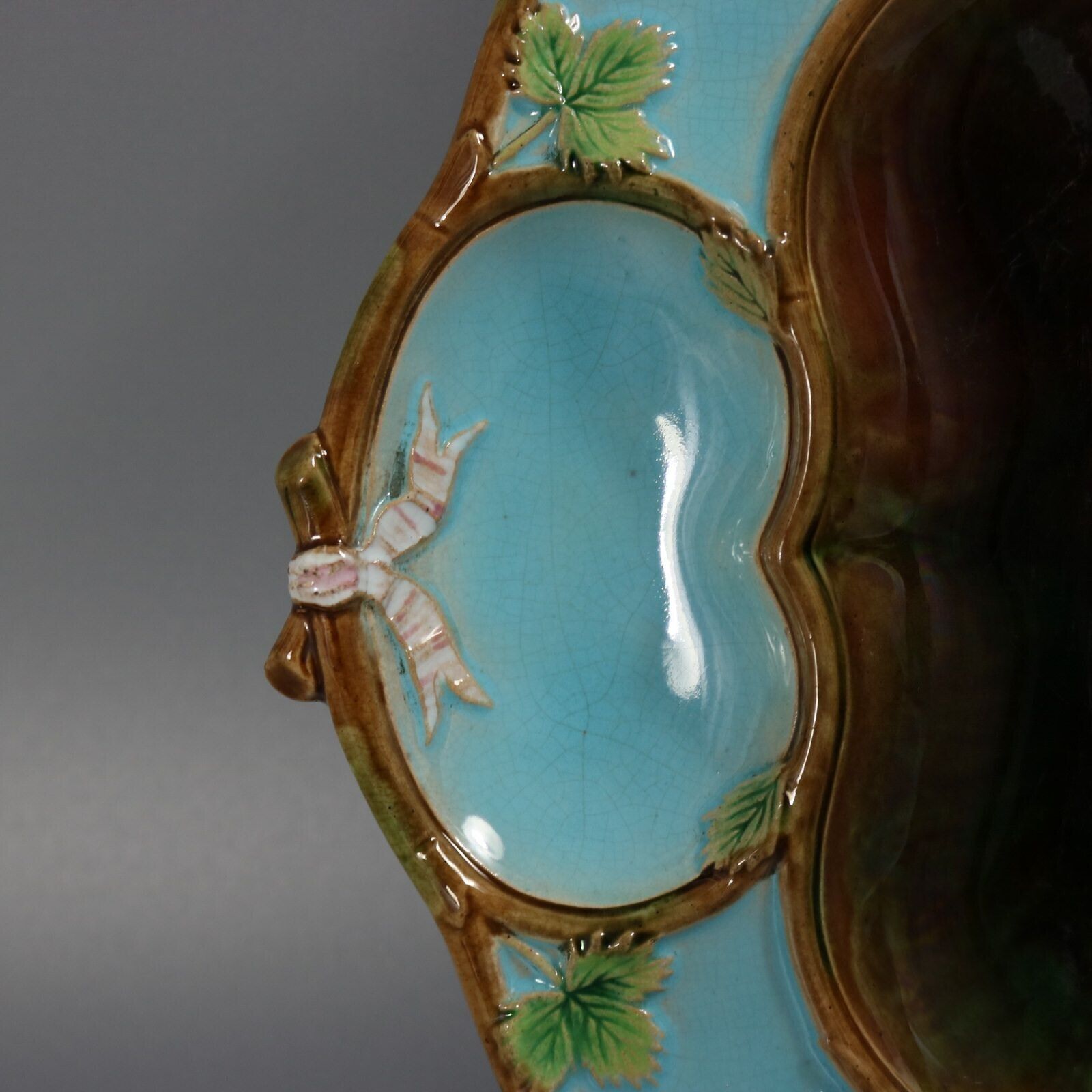 George Jones Majolica Aardbeien Serveerschaal photo for sale