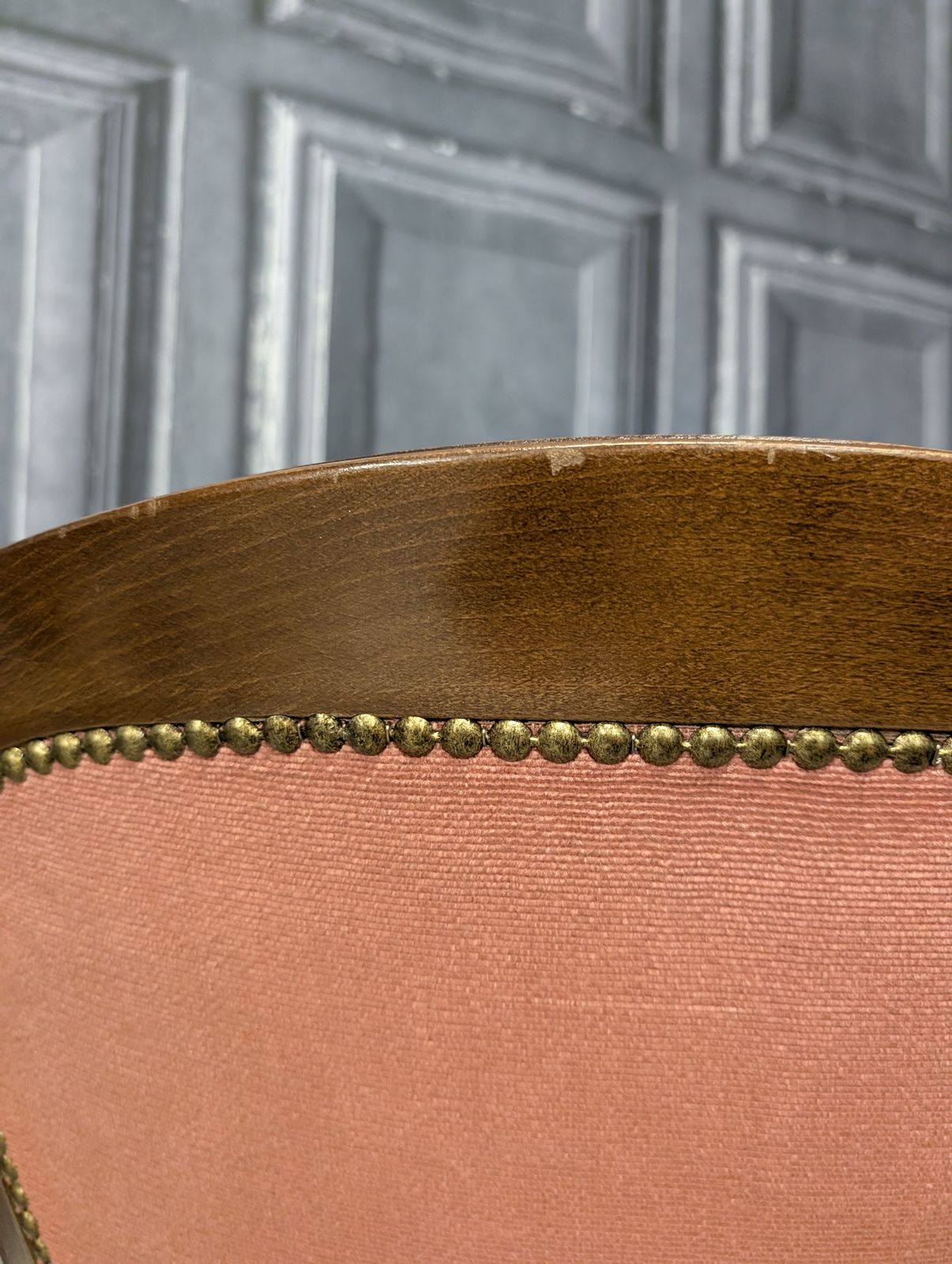 photo vintage Victorian Mahogany Spoon Back Ladies Chair, Deep Buttoned Pink Upholstery, Circa 1870